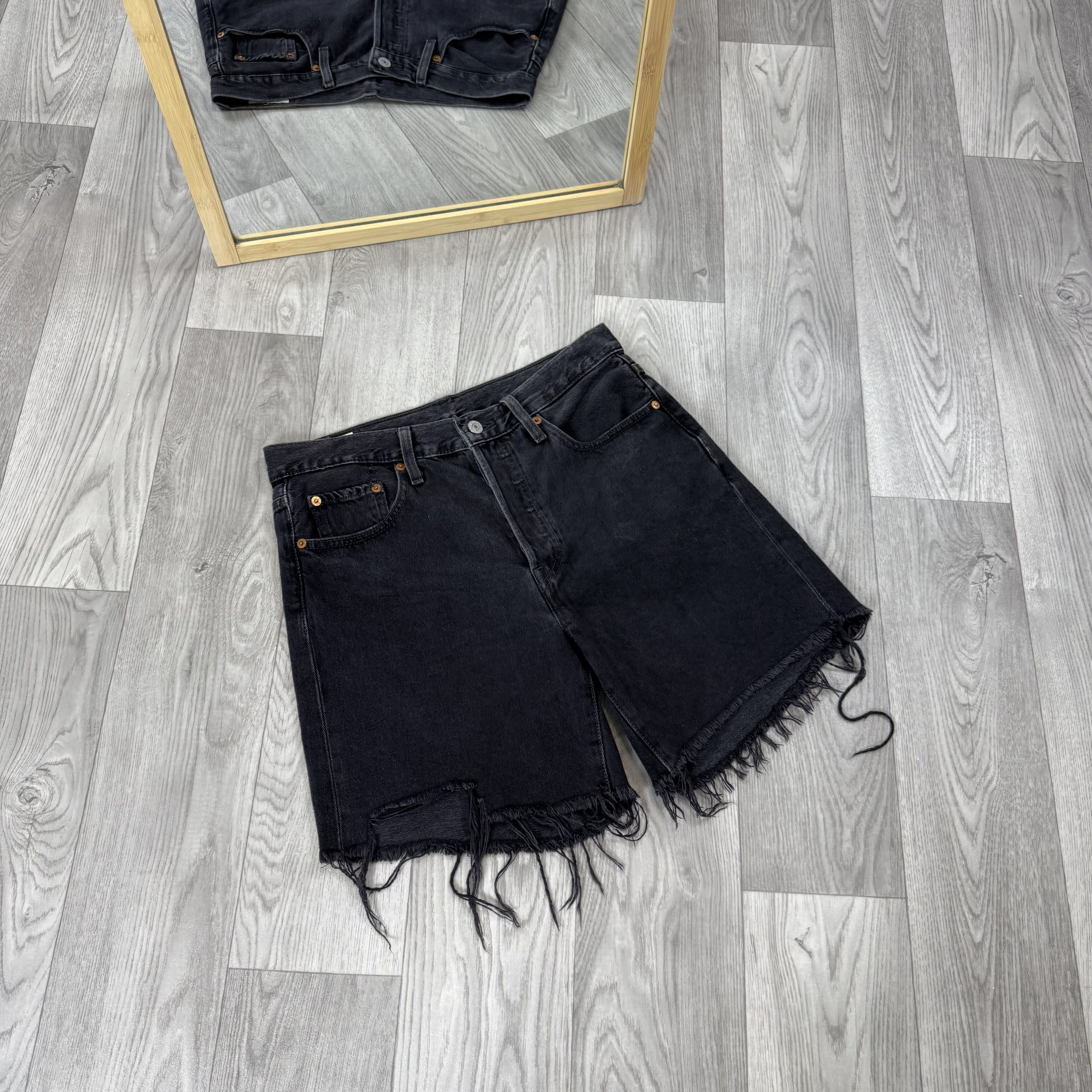 Levi's Levi's 501 Women's High Rise Grey Denim Mini Shorts Size 27" / US 4 / IT 40 - 4 Thumbnail