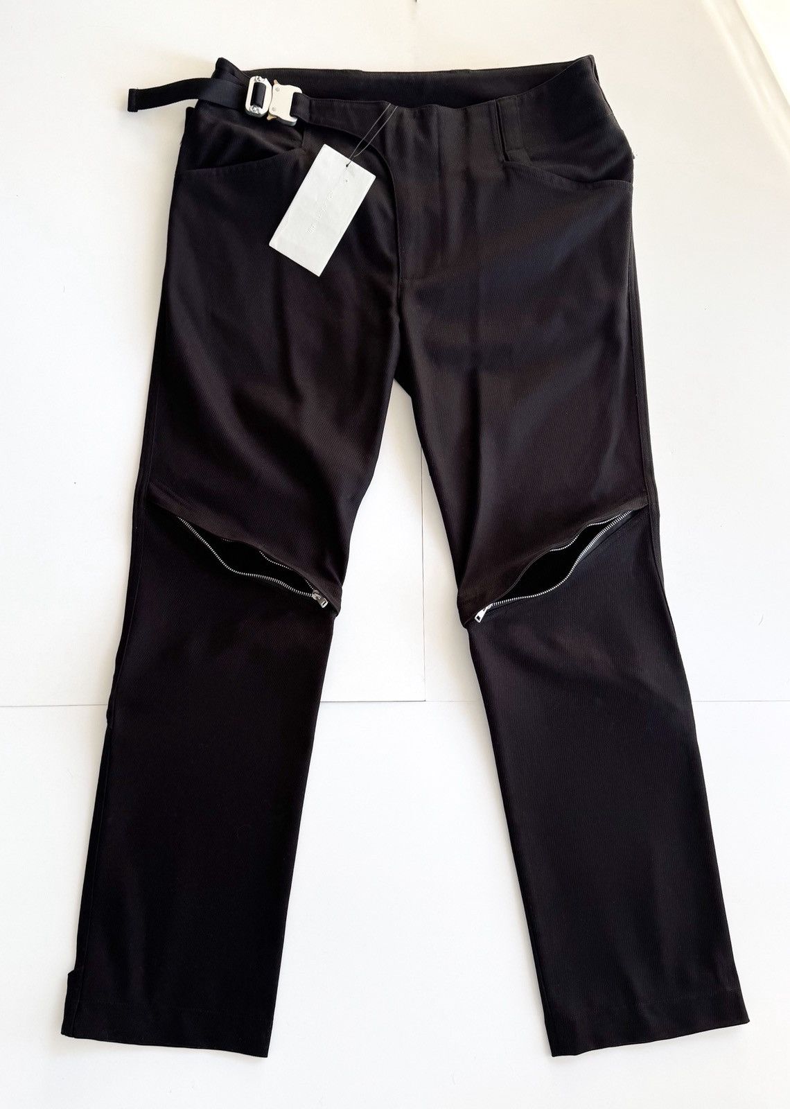 1017 ALYX 9SM 1017 ALYX 9SM Crescent Zip Pants Black cotton made in Italy Size US 36 / EU 52 - 1 Thumbnail