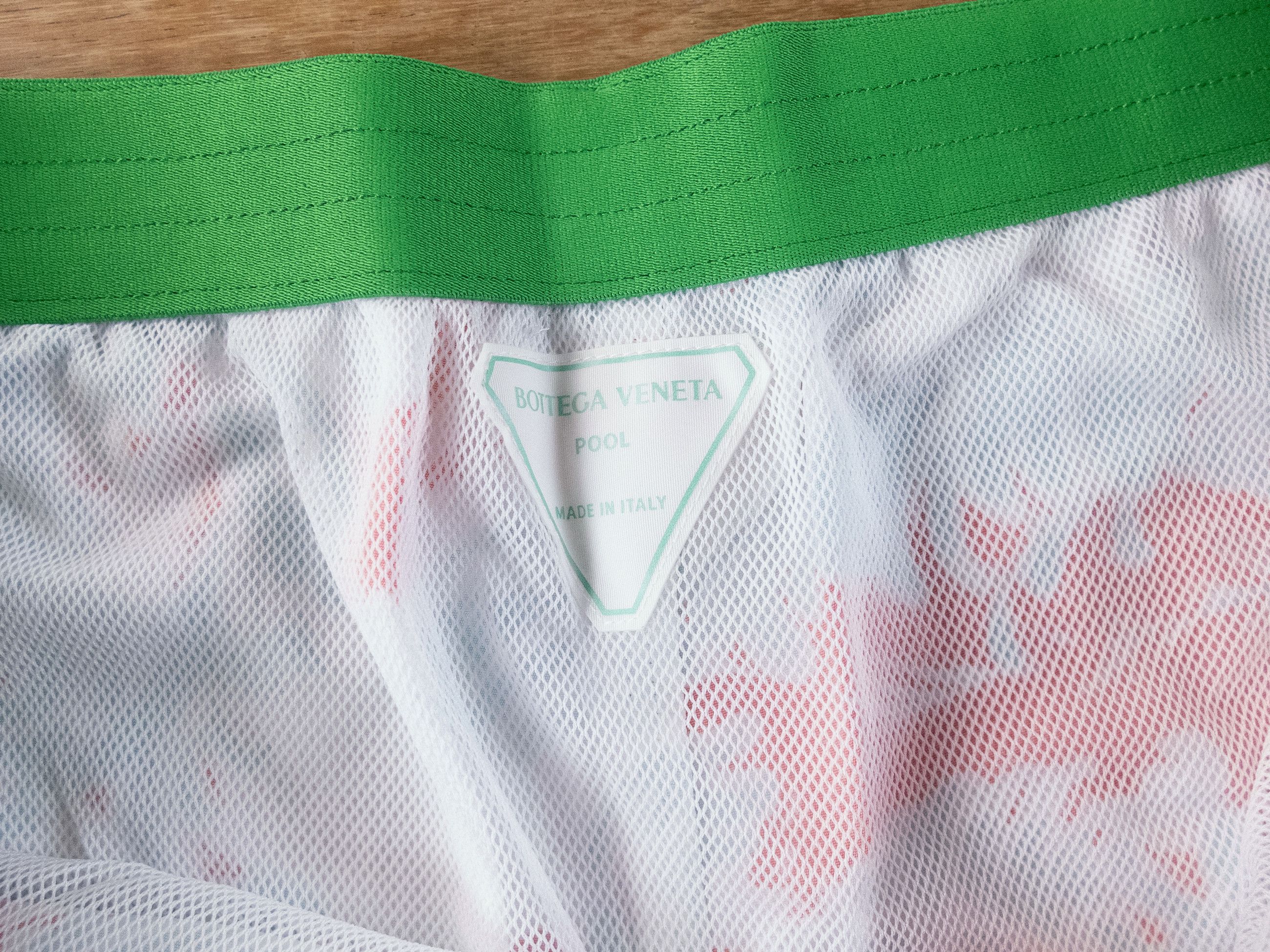 Bottega Veneta BOTTEGA VENETA white feather print nylon swim shorts Large q Size US 34 / EU 50 - 6 Thumbnail