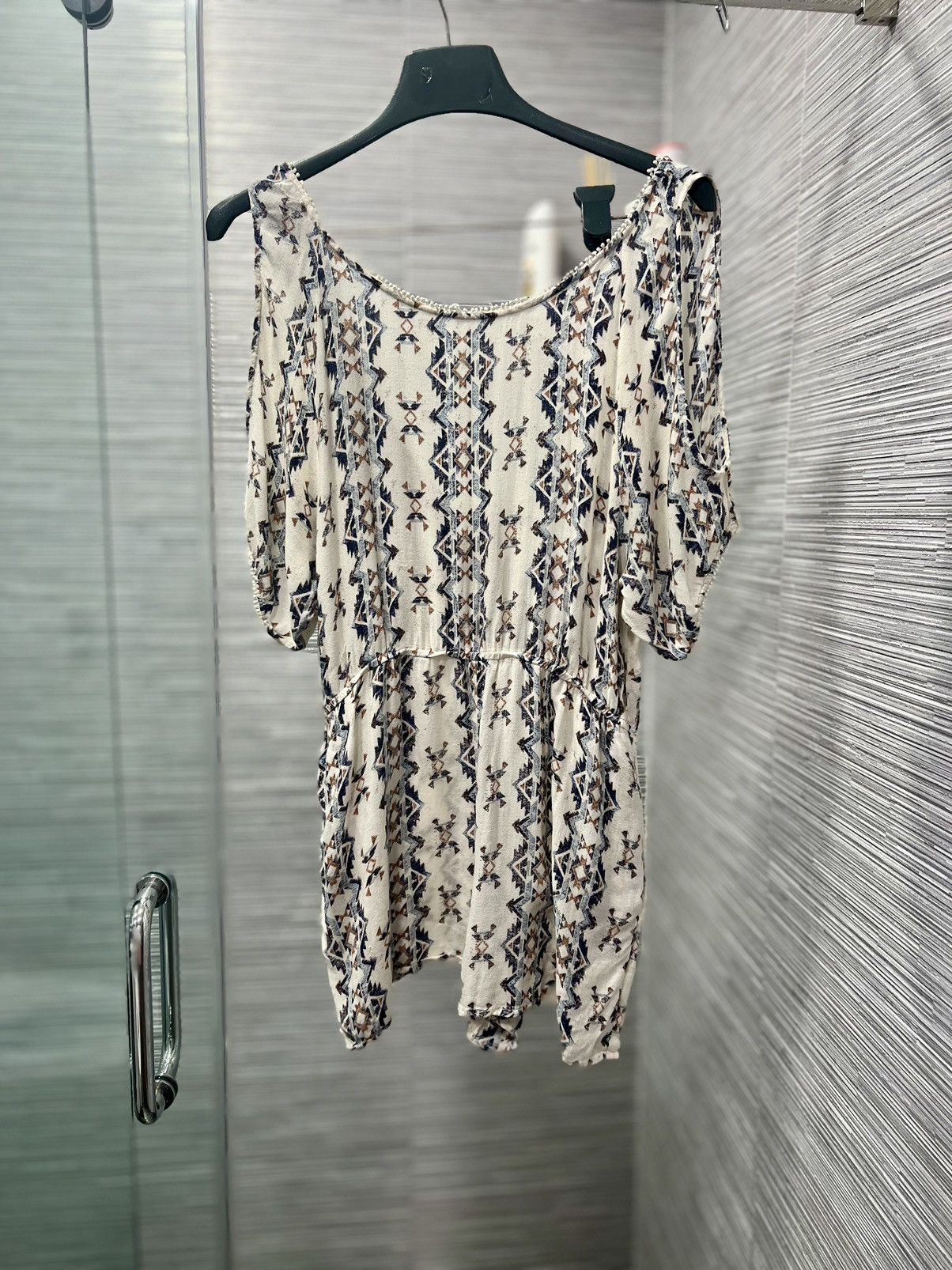 Forever 21 Forever 21 Romper Stretch Waist Short Sleeve Size M / US 6-8 / IT 42-44 - 5 Thumbnail