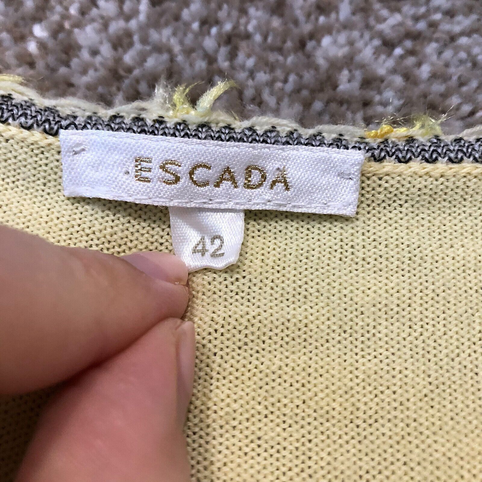 Escada Escada Top Sweater Tank Thin Knit Sleeveless Yellow Wool Siz Size M / US 6-8 / IT 42-44 - 5 Thumbnail