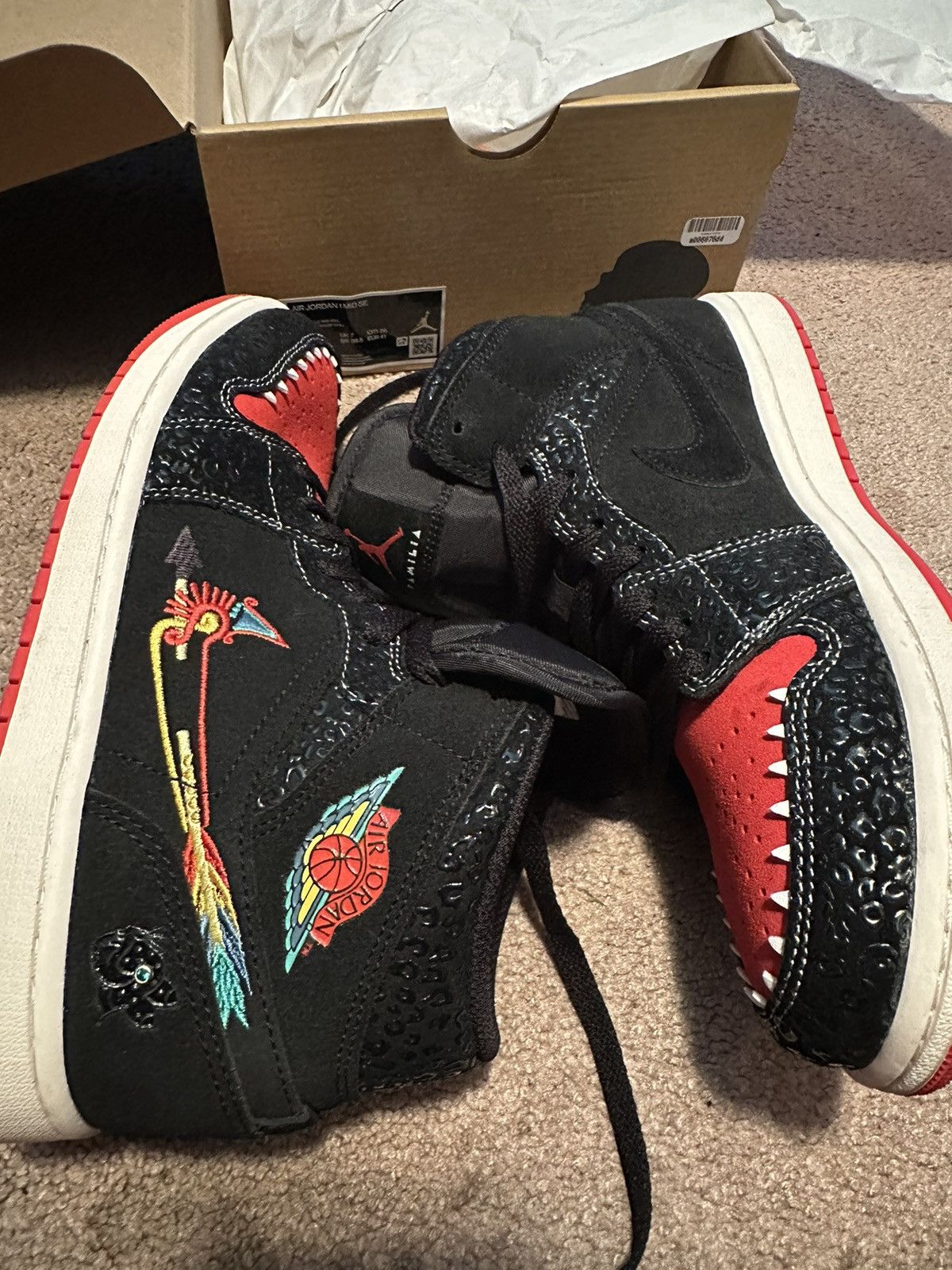 Nike Jordan 1 Mid SE “Siempre Familia” Size US 8 / EU 41 - 8 Thumbnail