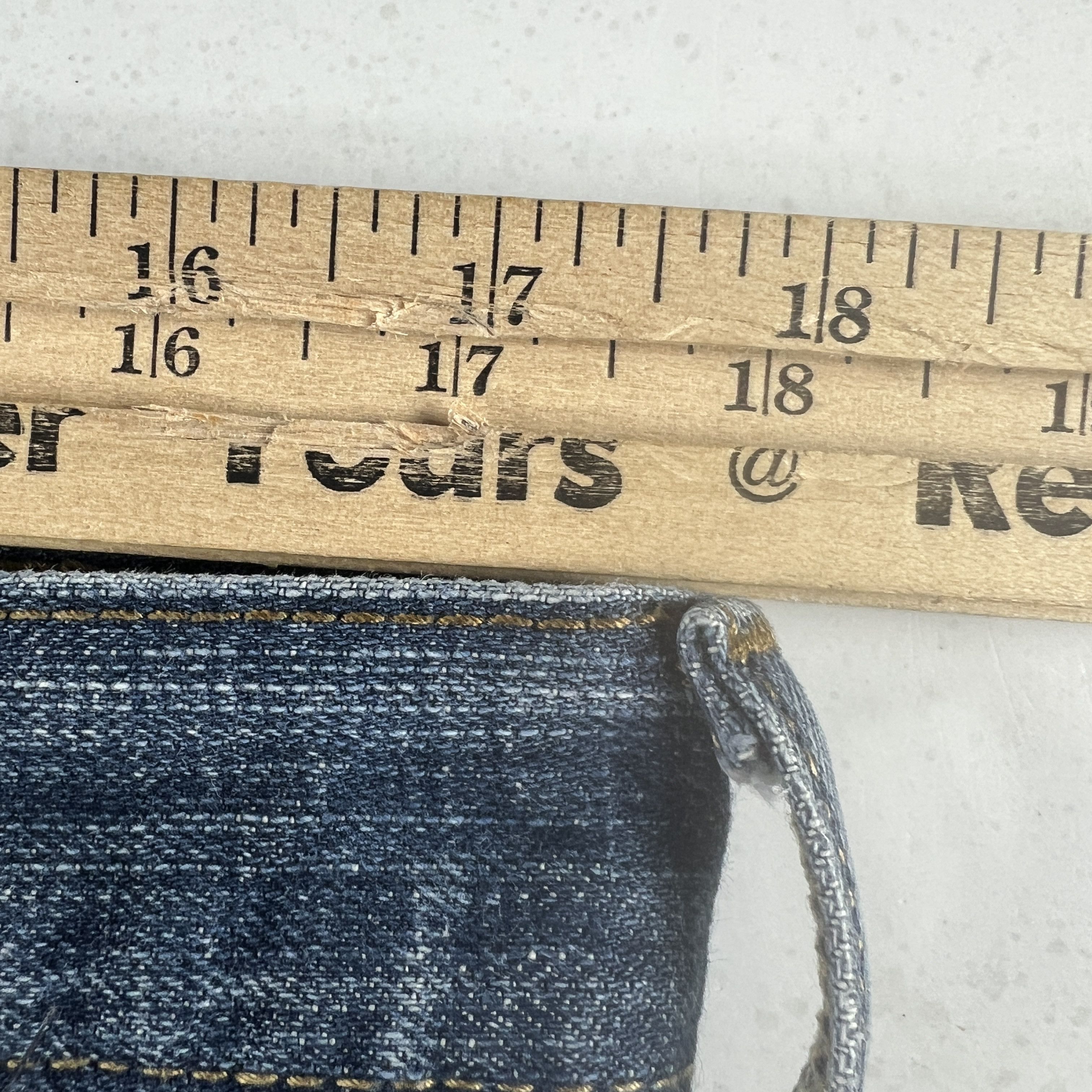 Levi's Levi's Jean Shorts 569 Loose Cut Off Faded Denim Jorts Size US 35 - 20 Thumbnail