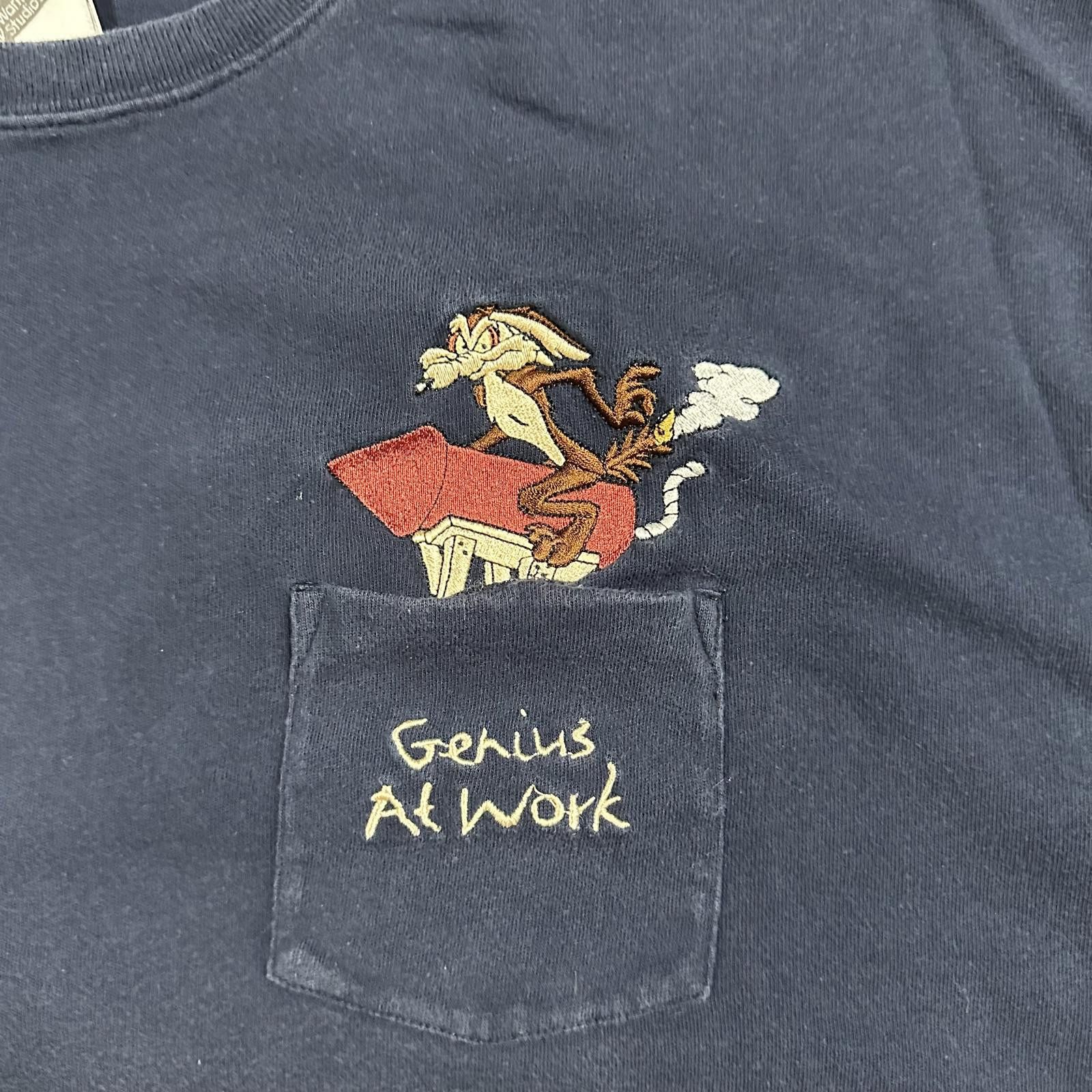 Warner Bros Warner Bros Men T-Shirt XXL Navy Blue Wile E. Coyote Genius Size US XXL / EU 58 / 5 - 3 Thumbnail