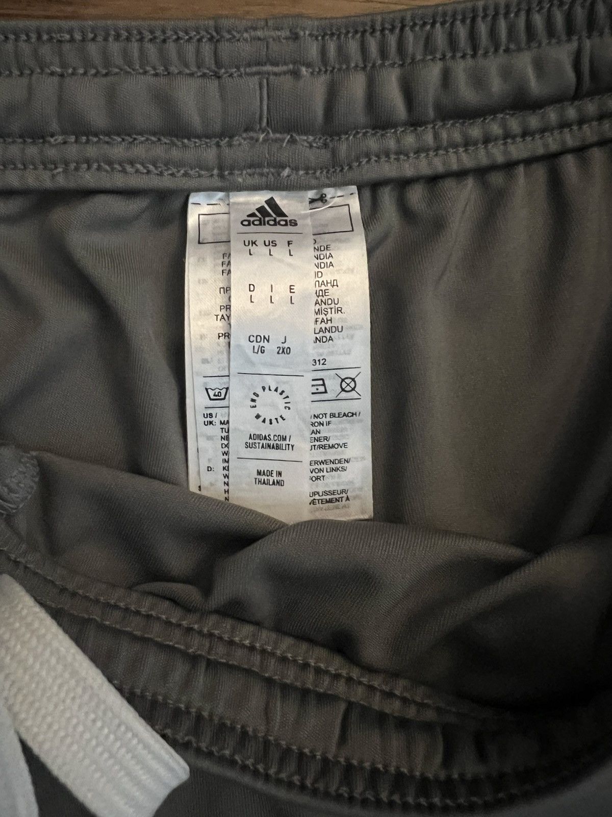 Adidas Adidas Grey shorts Size US 34 / EU 50 - 3 Thumbnail