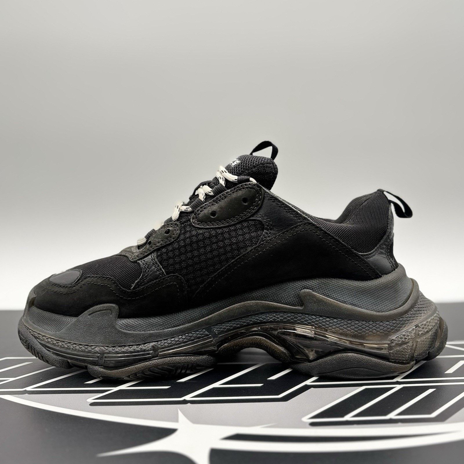 Balenciaga Balenciaga Triple S ' Black ' | GOOD CONDITION! Size US 9 / EU 42 - 4 Thumbnail
