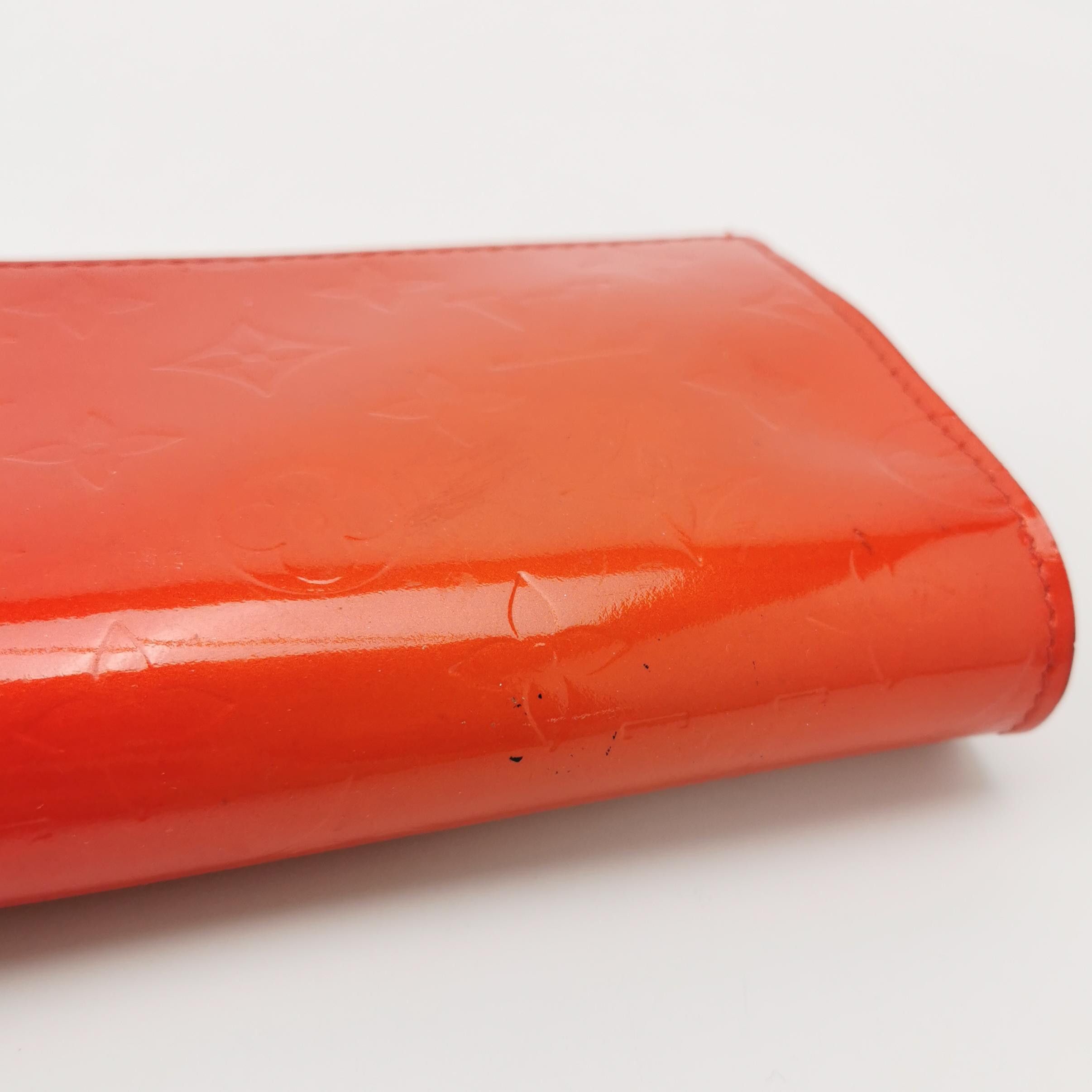 Louis Vuitton Louis Vuitton (LV) Bucket Large Patent Leather Vintage Embo Size ONE SIZE - 8 Thumbnail