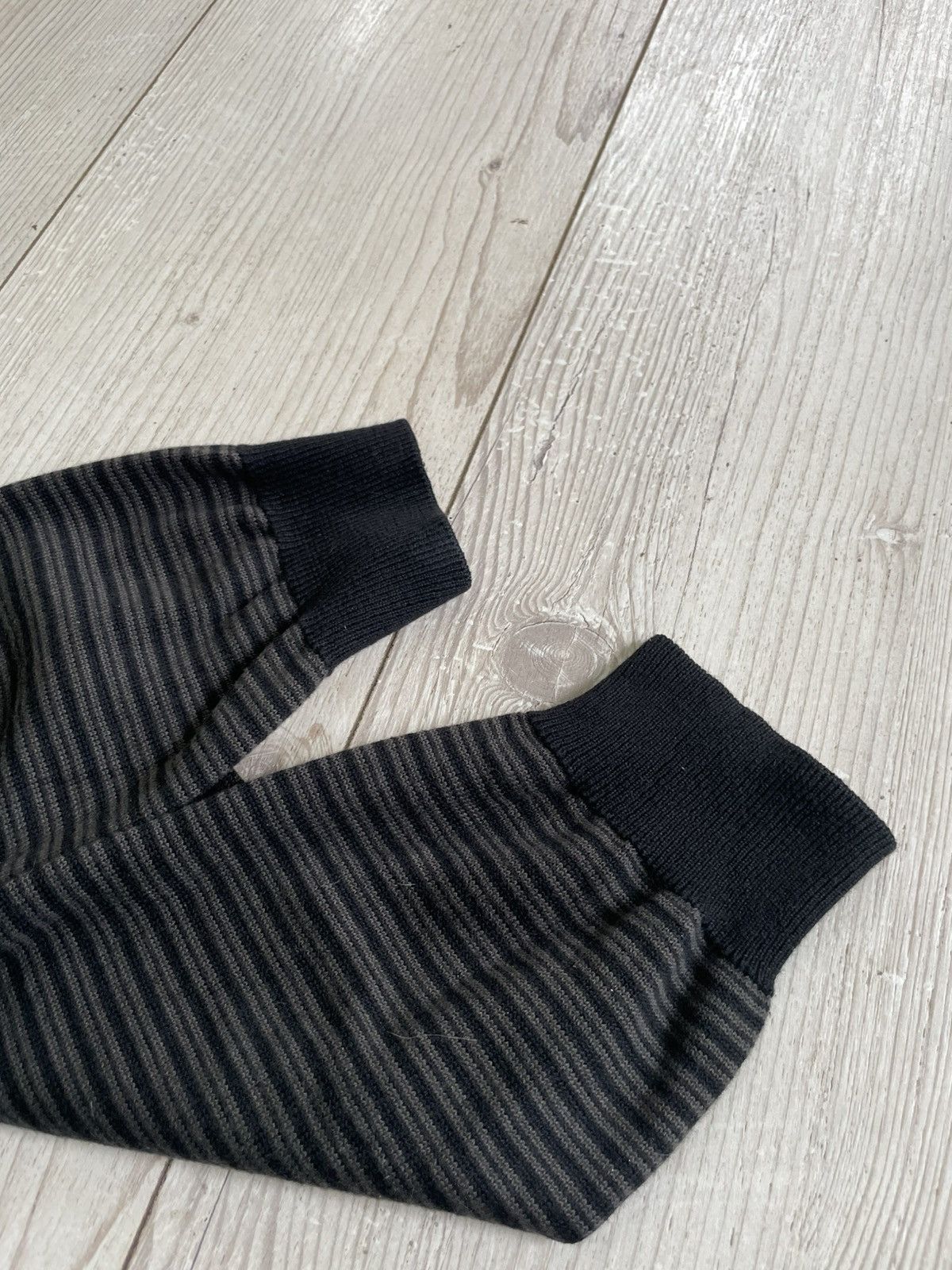 Prada Prada Red Tab Sweater Size US L / EU 52-54 / 3 - 13 Thumbnail