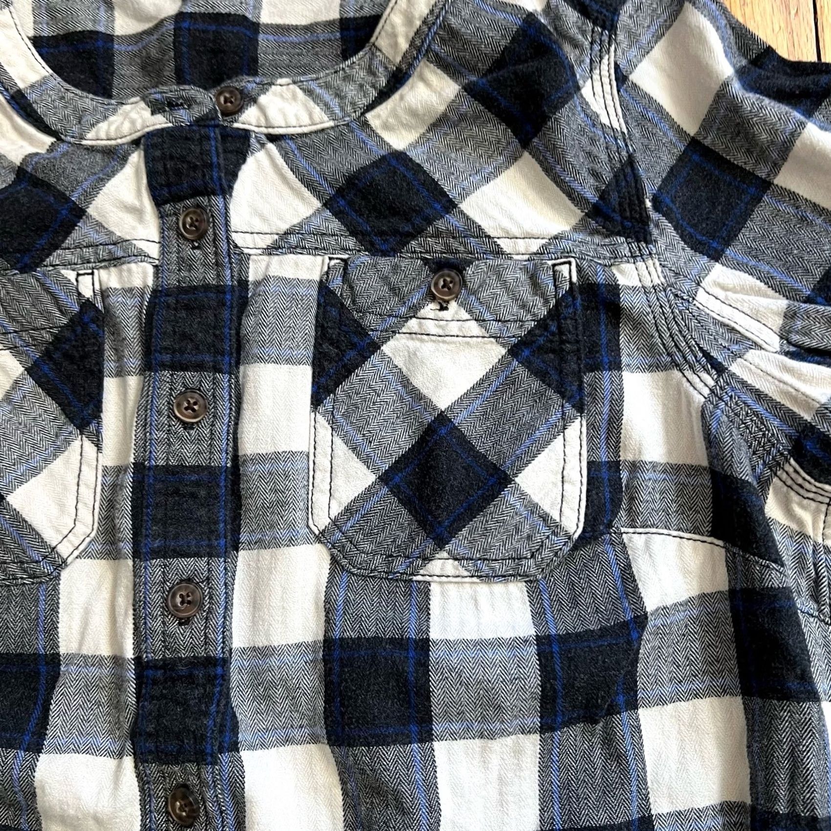 Duluth Trading Company Duluth Trading Co Shirt Womens Medium Free Swingin Flannel Plaid Band Collar Black M Women Button-Up Shirt Size M / US 6-8 / IT 42-44 - 2 Thumbnail