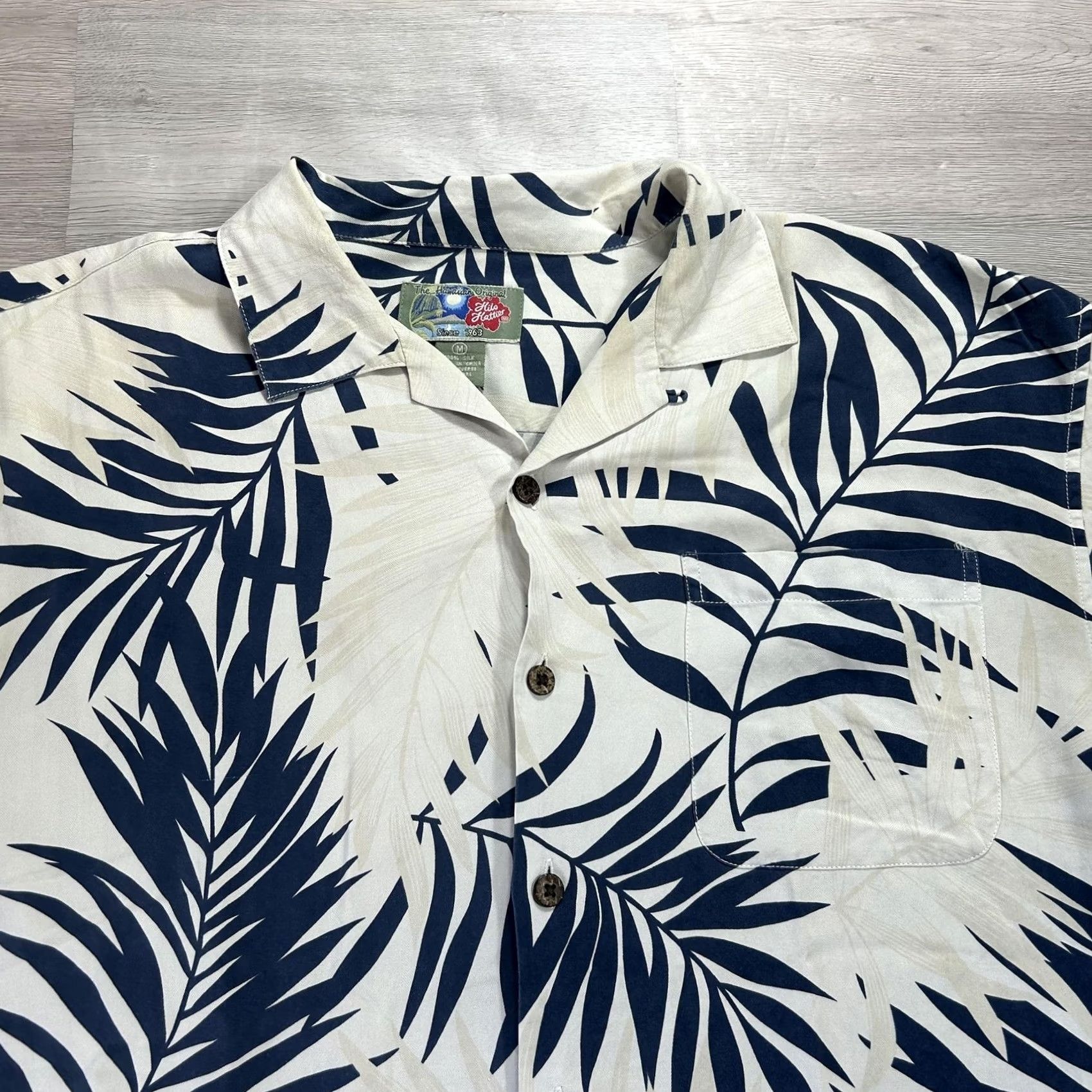 Hilo Hattie Hilo Hattie Shirt Mens M Blue Palm Leaf Hawaiian Aloha Silk Button Up Tropical Floral Short Sleeve Casual Relaxed Fit Collection Size US M / EU 48-50 / 2 - 3 Thumbnail