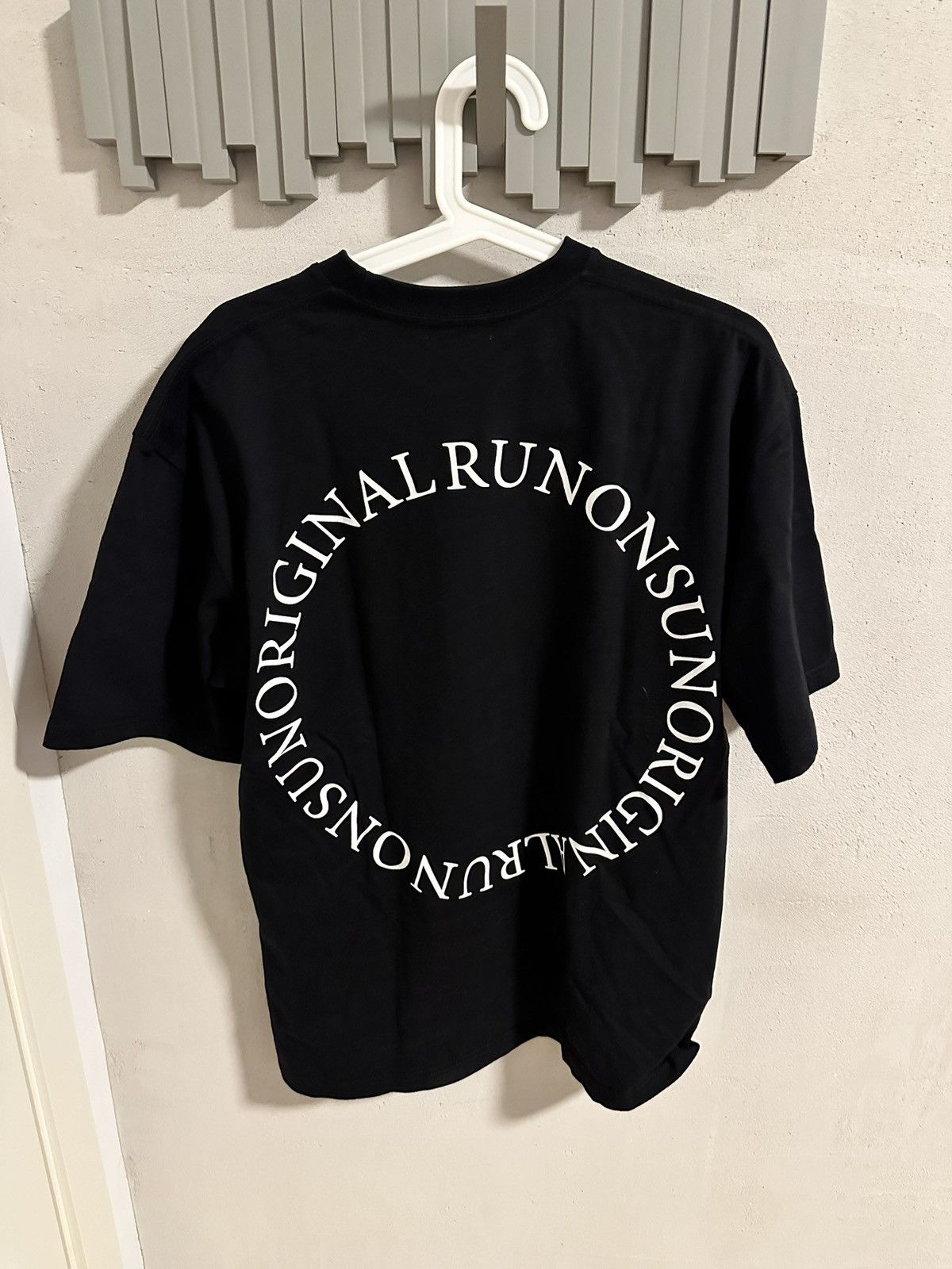 Vintage Run on sun black clock tee ⚪️⚫️ Size US M / EU 48-50 / 2 - 2 Thumbnail