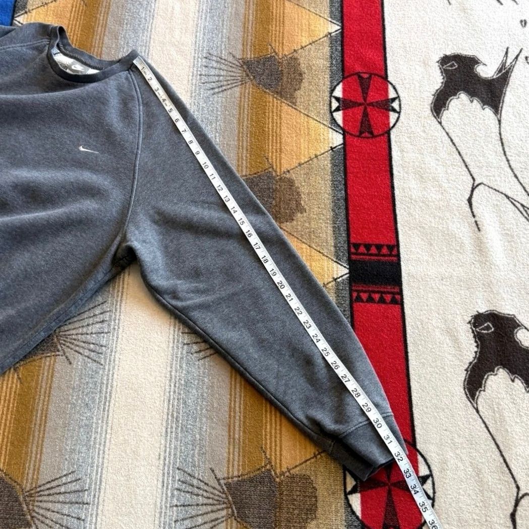 Nike VINTAGE Nike Gray Crewneck Sweatshirt Size XL Embroidered Swoosh Y2K Size US XL / EU 56 / 4 - 8 Thumbnail