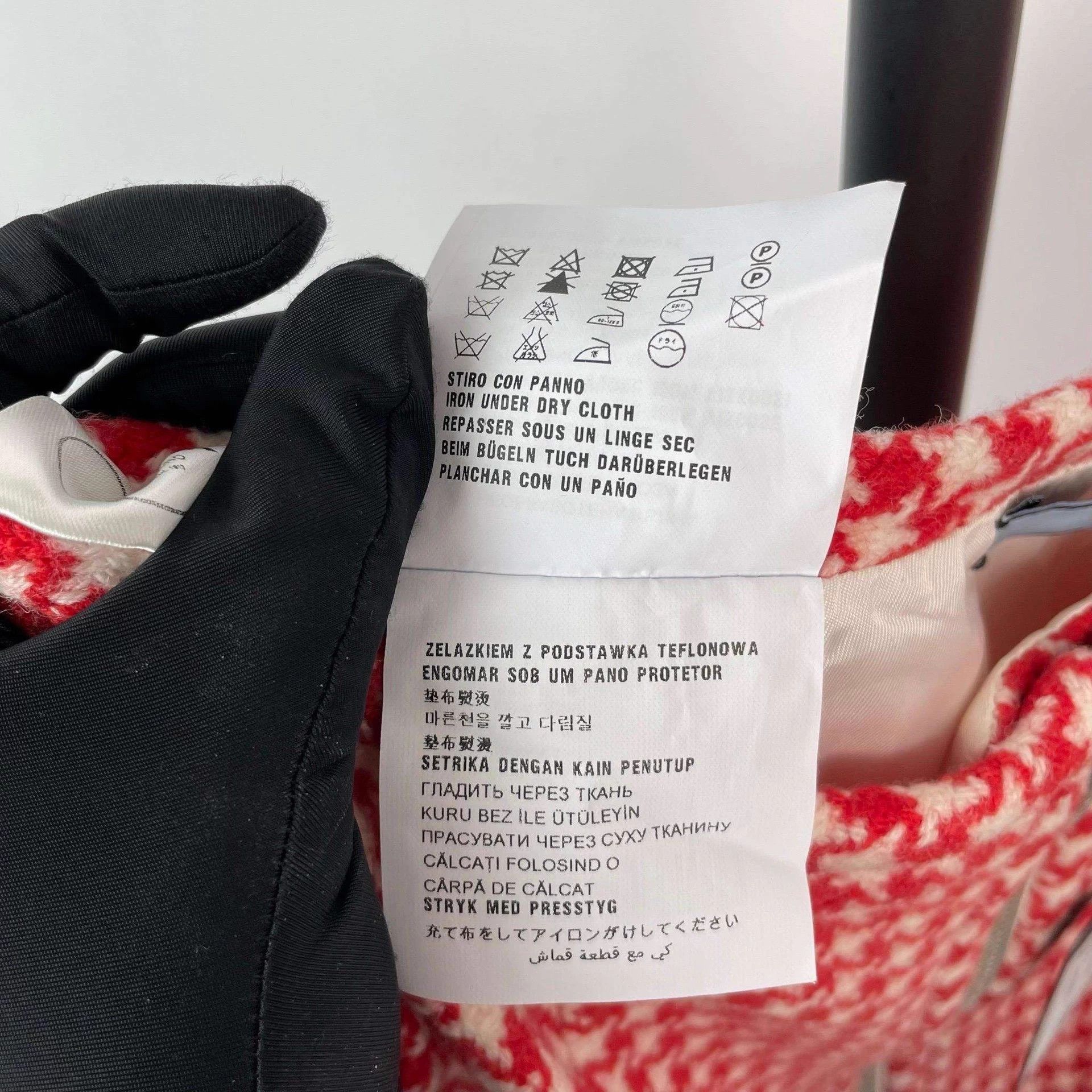 Prada Prada houndstooth red skirt 40 Size M / US 6-8 / IT 42-44 - 9 Thumbnail
