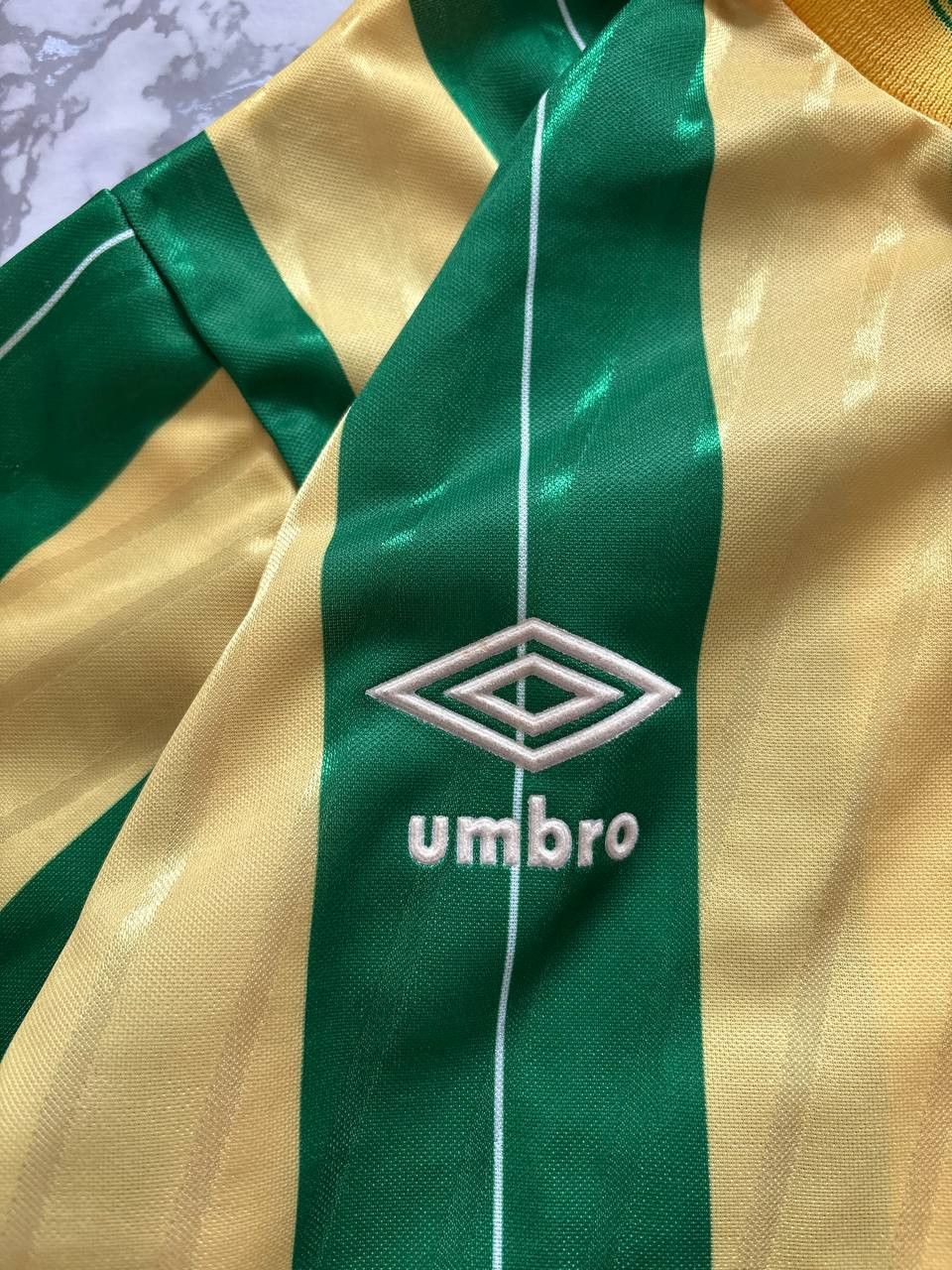 Umbro Newcastle United 1988-1990 Soccer Jersey Size US M / EU 48-50 / 2 - 4 Thumbnail