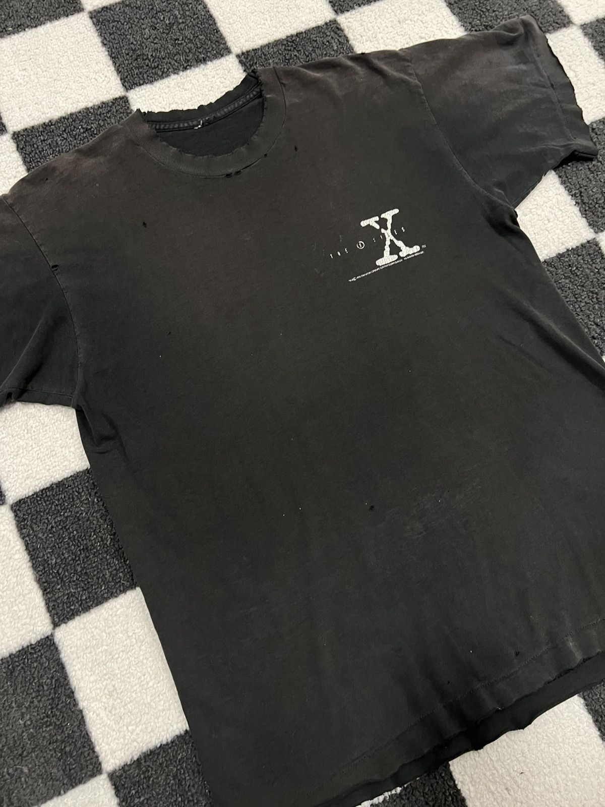 Vintage Vintage 1995 X Files Thrashed Tee Size US L / EU 52-54 / 3 - 2 Thumbnail