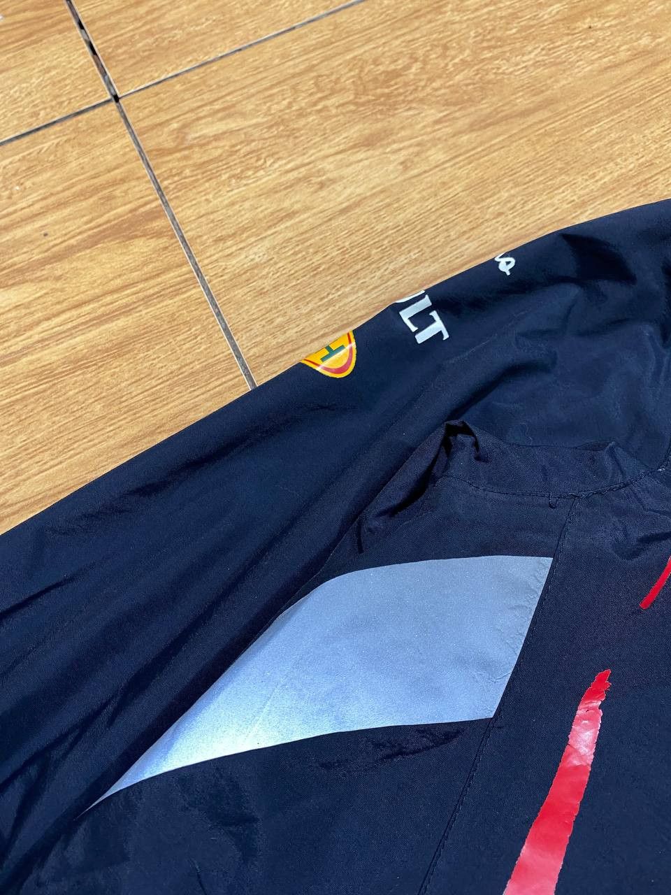 Red Bull Red Bull Vintage Racing F1/NASCAR Big Logo Y2K Jacket Size US S / EU 44-46 / 1 - 12 Thumbnail