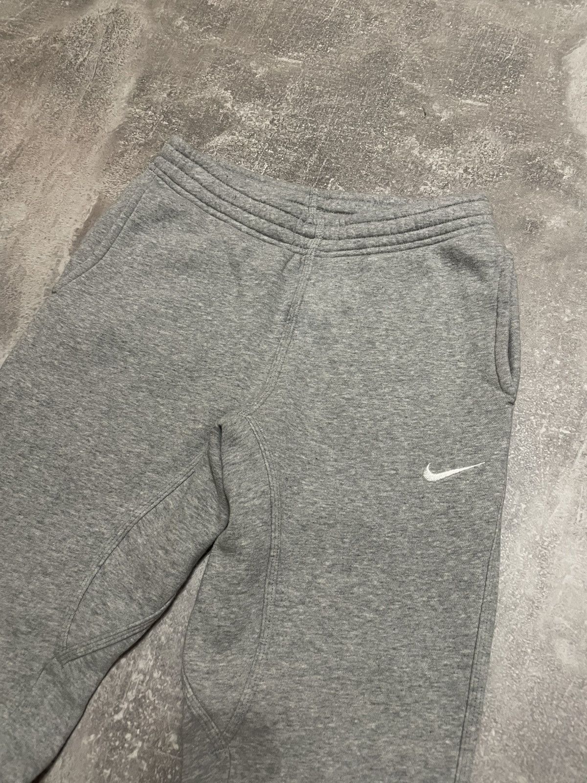 Nike Vintage Nike Swoosh Logo Sweatpants Joggers Pants Size US 30 / EU 46 - 2 Thumbnail