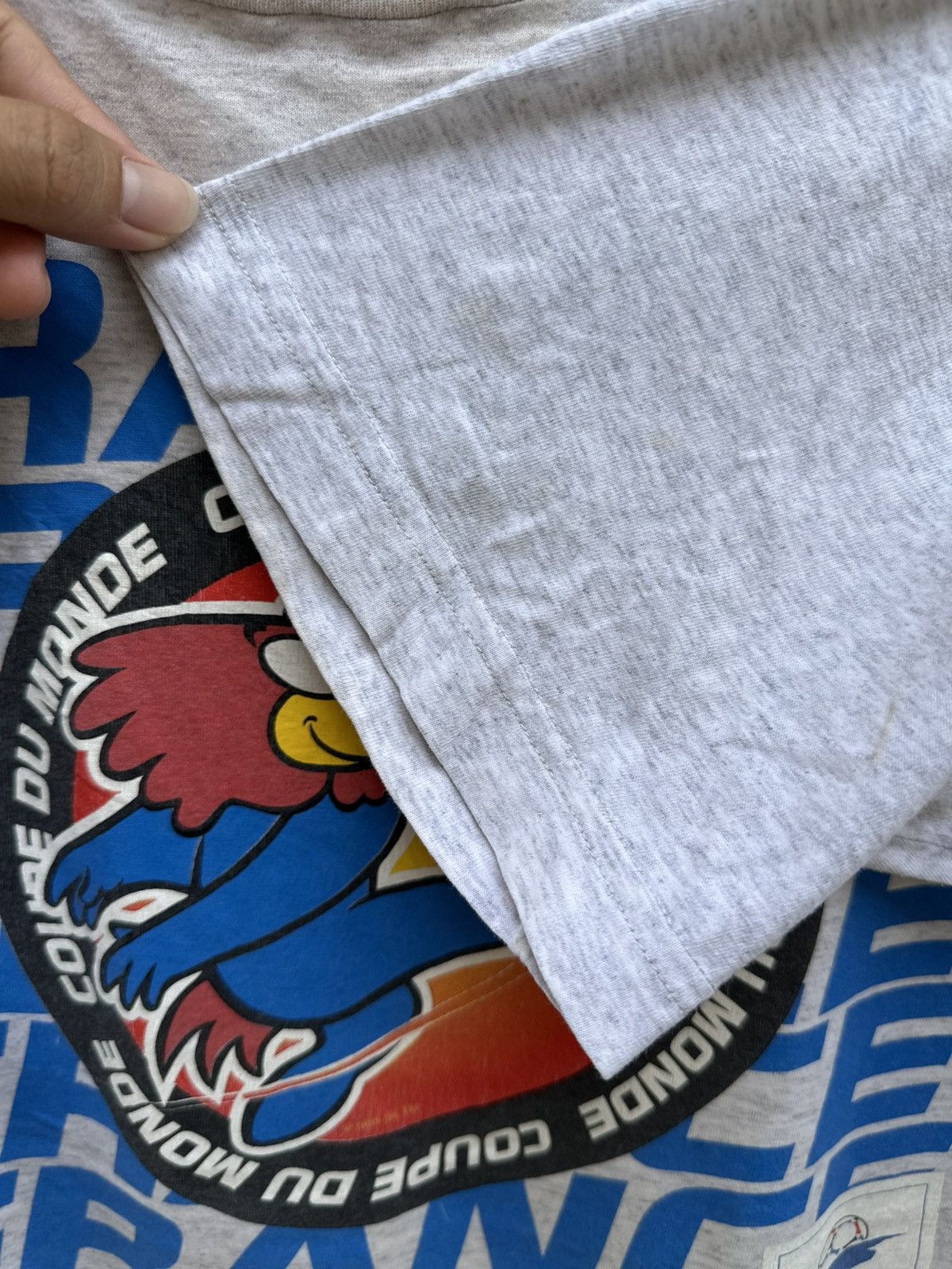 Vintage Vintage France 98 Coupe Du Monde Distress Tee Size US L / EU 52-54 / 3 - 5 Thumbnail