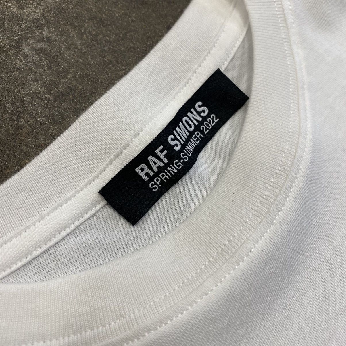 Raf Simons Raf Simons Spring Summer 2022 Isolated Heroes Tee Size US XS / EU 42 / 0 - 3 Thumbnail