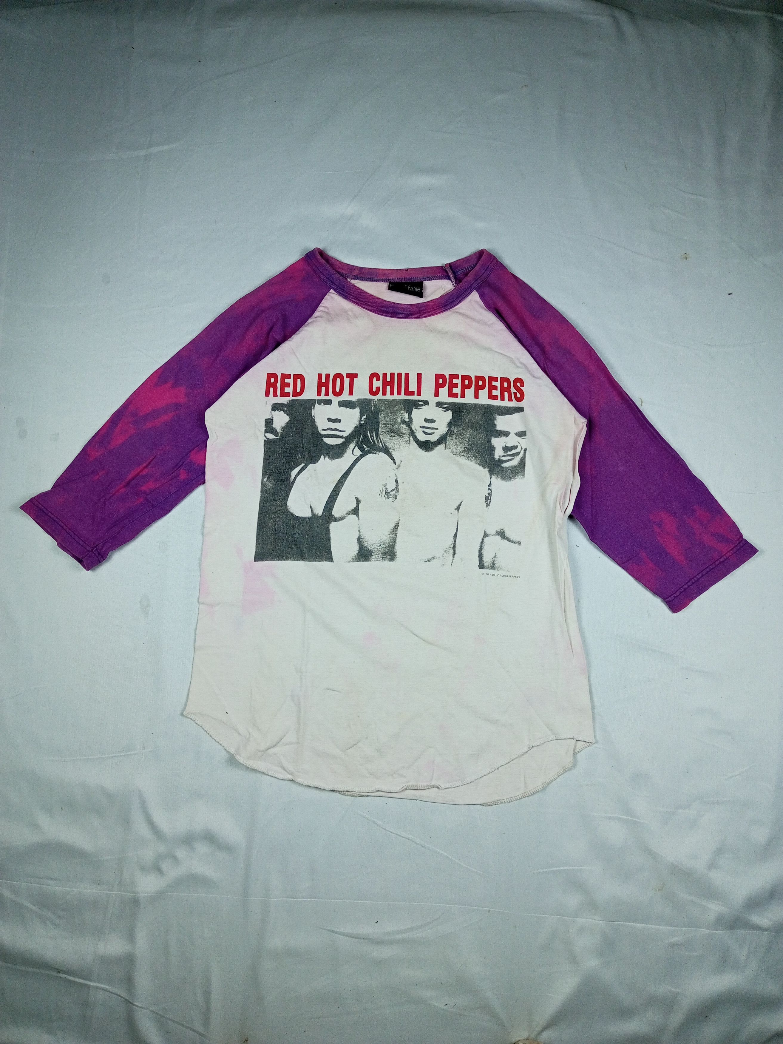 Band Tees Vintage 90s RED HOT CHILI PEPPERS Raglan Tee Size US S / EU 44-46 / 1 - 1 Thumbnail