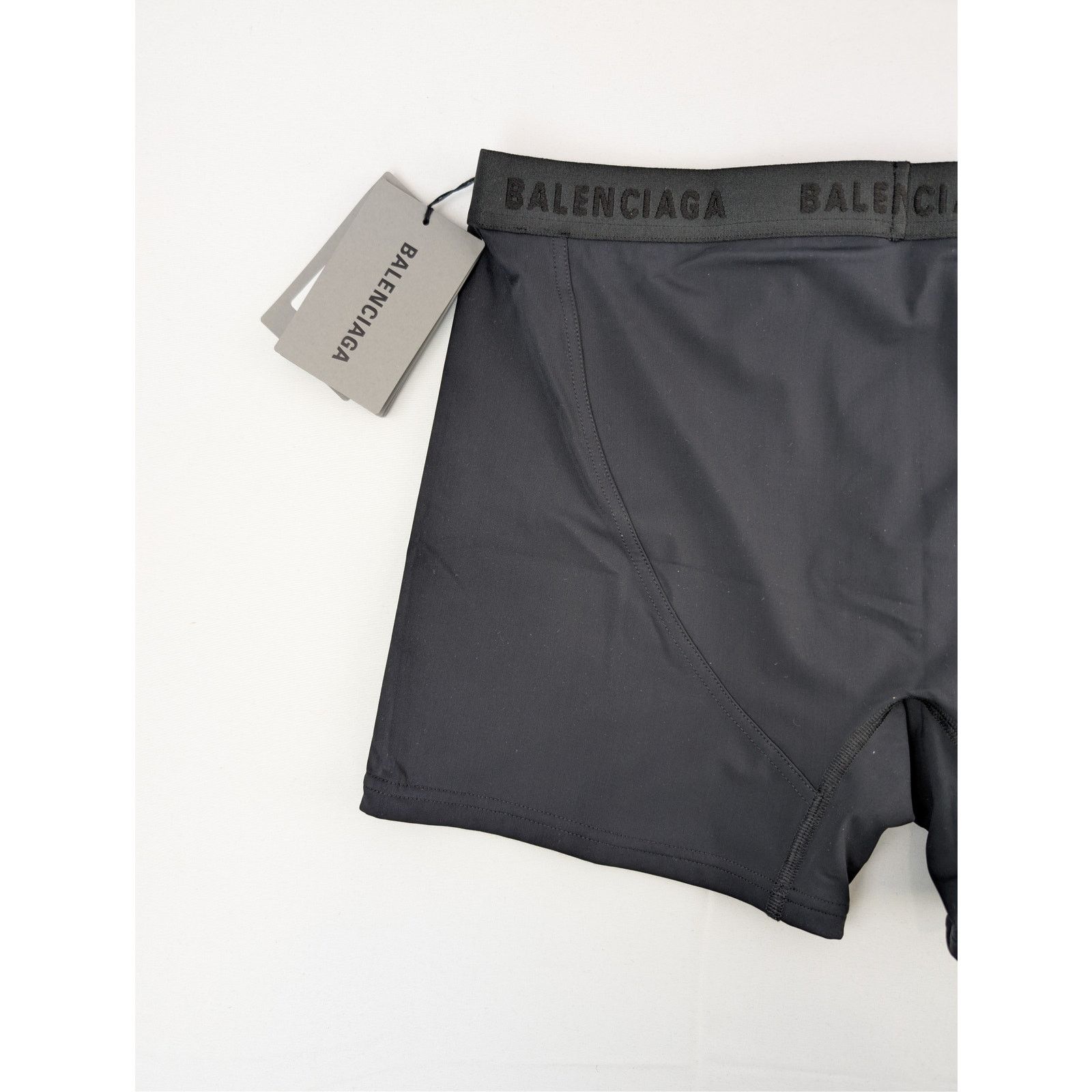 Balenciaga o1rshd1 Size: M / Swimwear Fitted Swim Trunks Short in Black Size US 32 / EU 48 - 12 Thumbnail