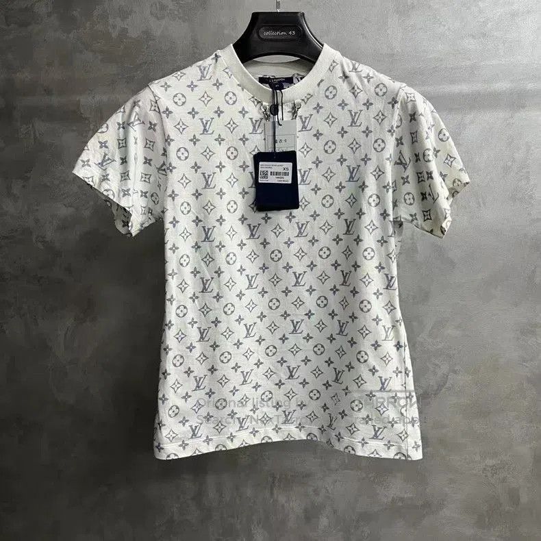Louis Vuitton Louis Vuitton Monogram Chain Collar T-shirt. Size US XS / EU 42 / 0 - 1 Thumbnail