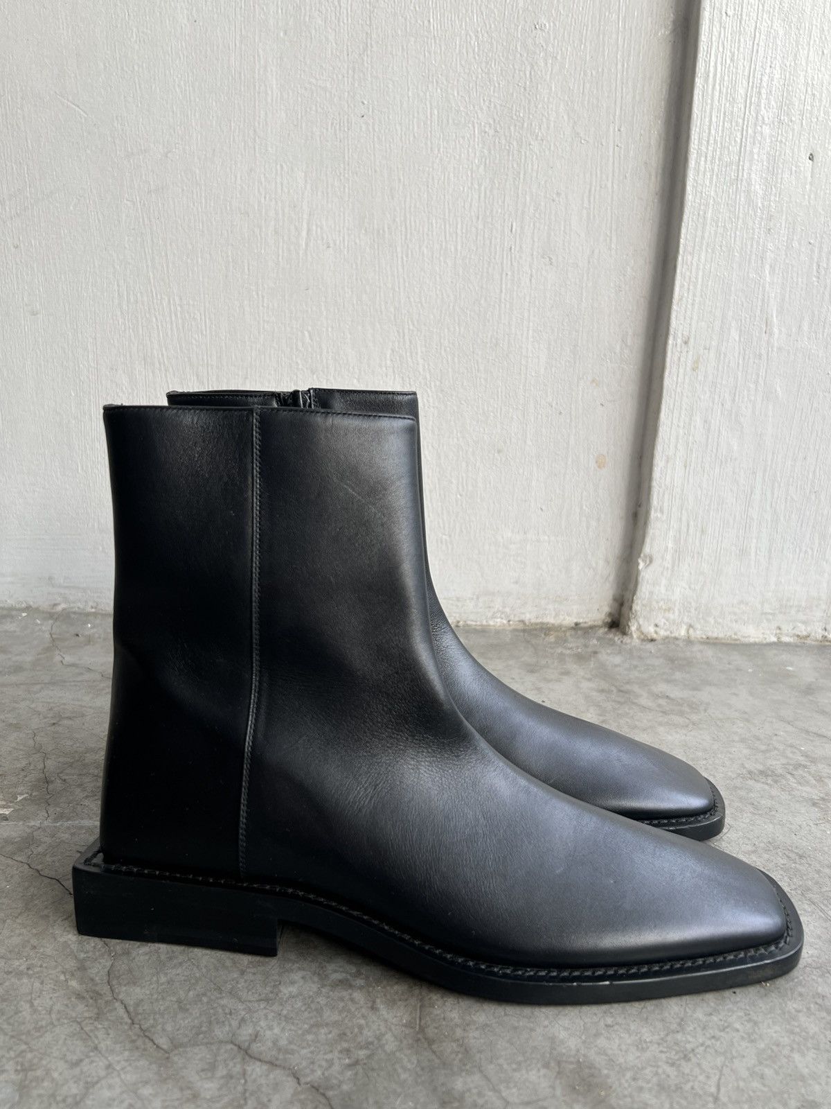 Balenciaga Balenciaga - Square Heel Logo Rim Ankle Boots Size US 6 / EU 39 - 3 Thumbnail
