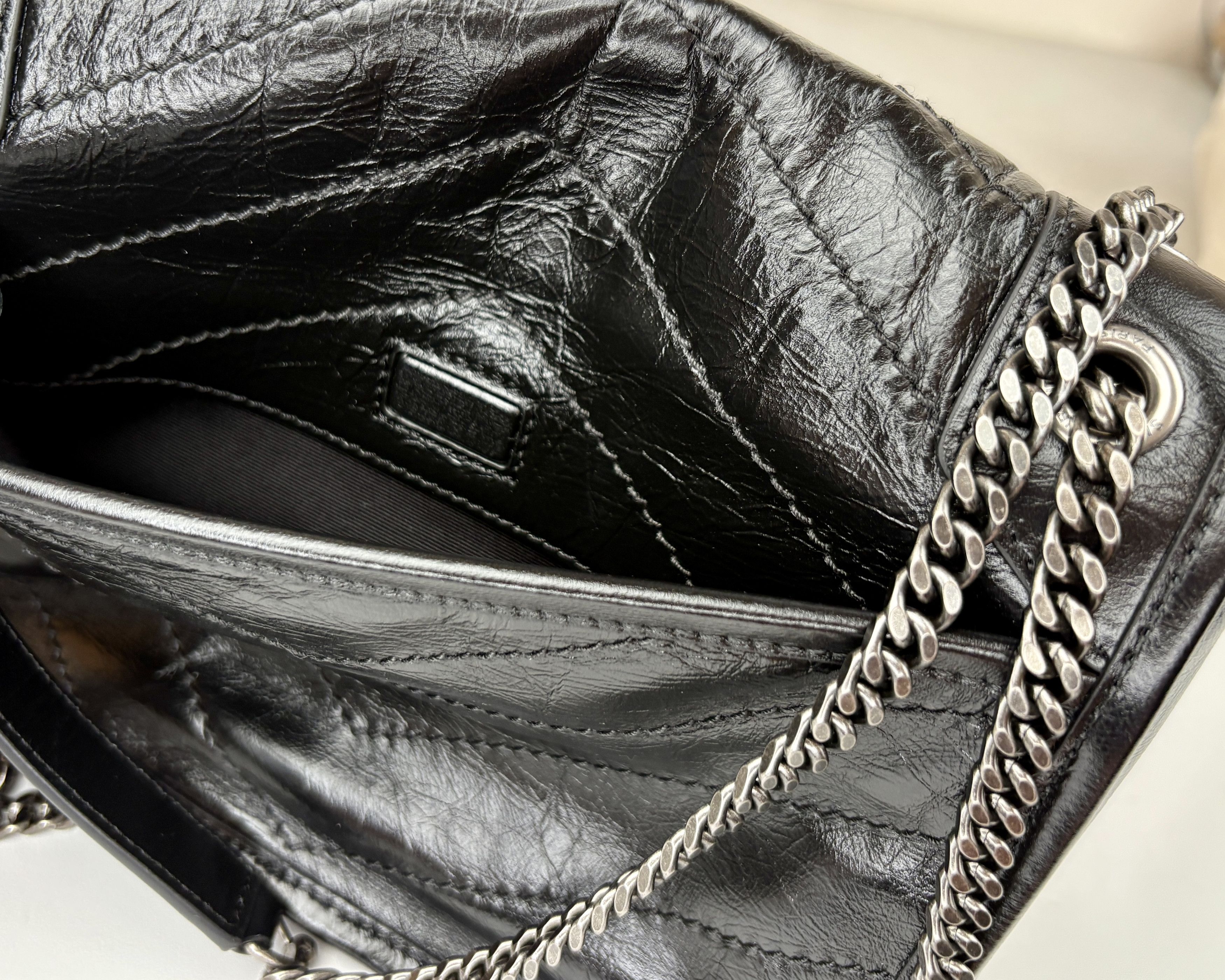 Saint Laurent Paris Black Small Leather Saint Laurent Niki Bag. Brand new Size ONE SIZE - 9 Thumbnail