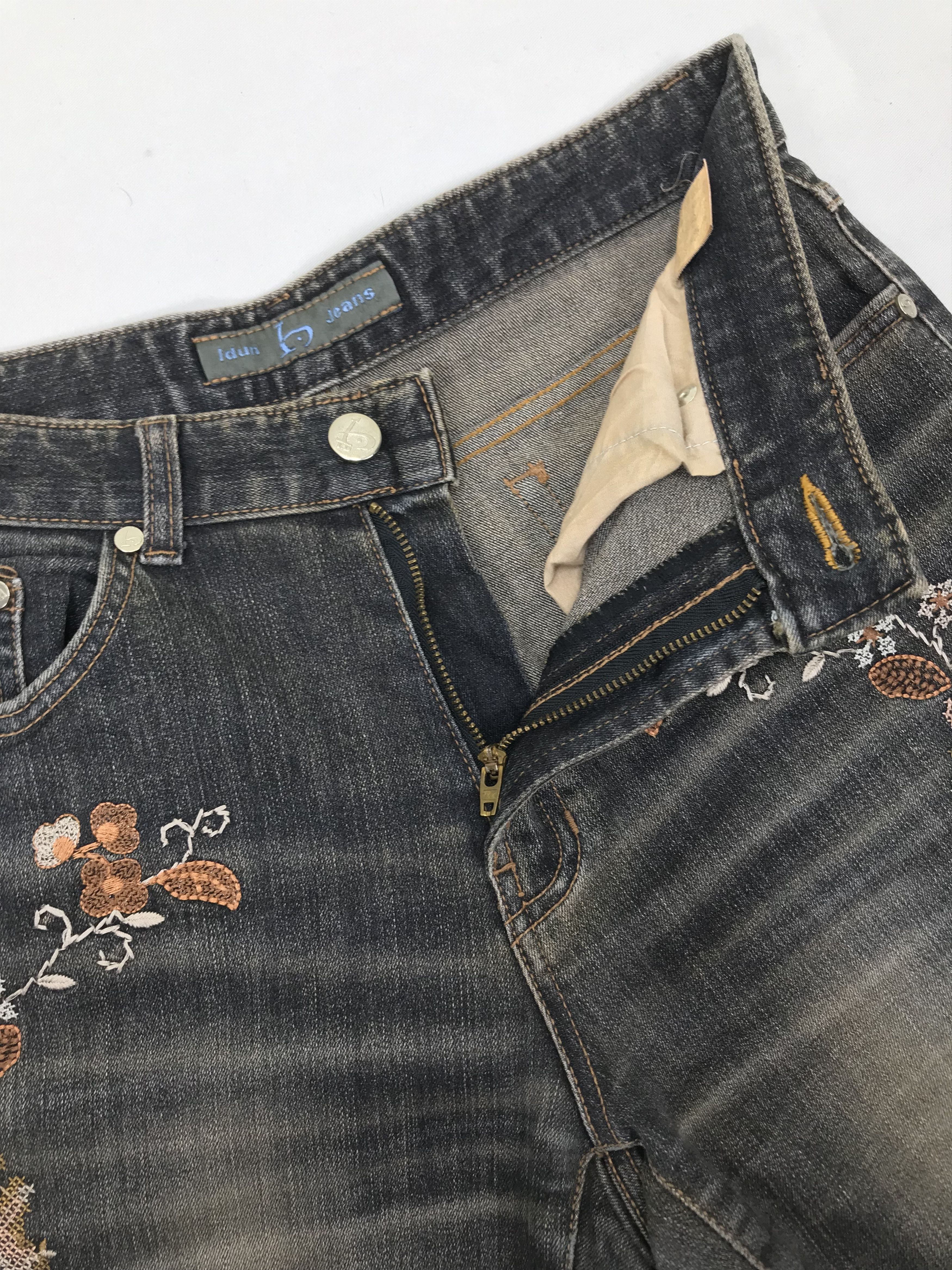 Japanese Brand Vintage Japanese Embroidered Art Bell Bottom Flare Jeans Size 29" - 9 Thumbnail