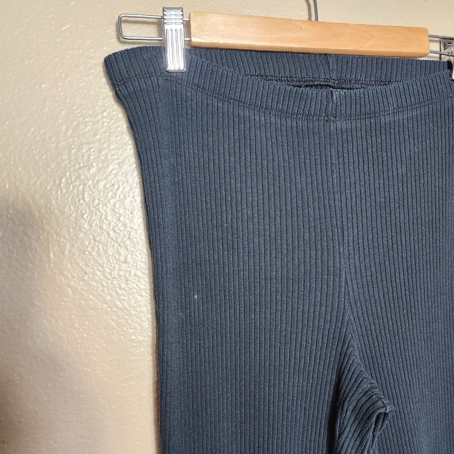 Vintage Aerie Womens Black High Rise Ribbed Flare Knit Pants |L| Size 36" / US 14 / IT 50 - 6 Thumbnail