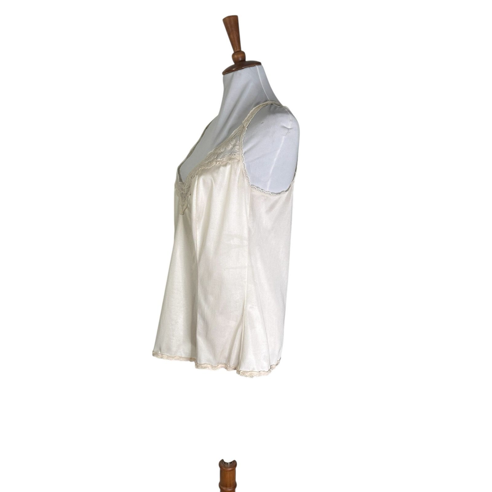 Vintage Vintage 1980s Maidenform Cream Ivory LAce Cami Camisole L 40 Size L / US 10 / IT 46 - 5 Thumbnail