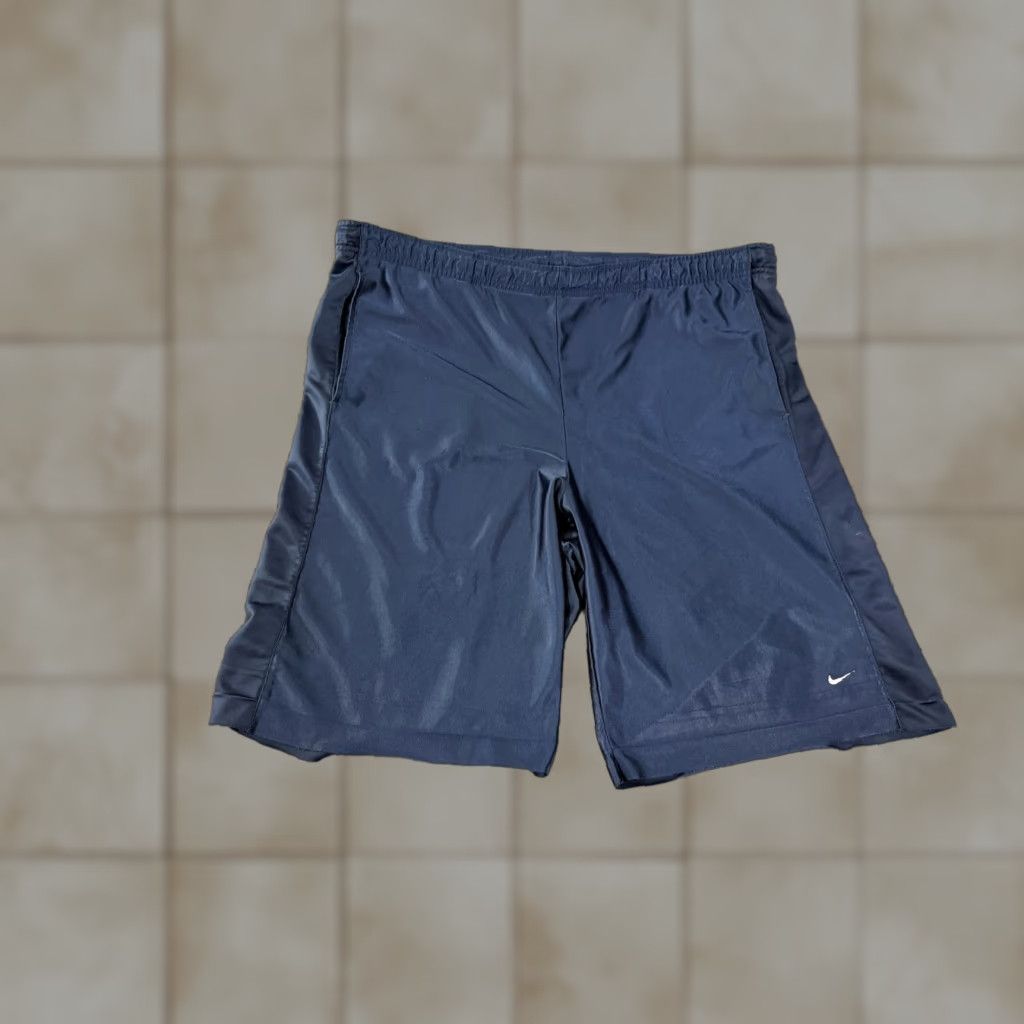 Nike Nike Shorts Mens XL Blue Solid Athletic Elastic Waist Pockets Lightweight Gym Size US 36 / EU 52 - 1 Thumbnail