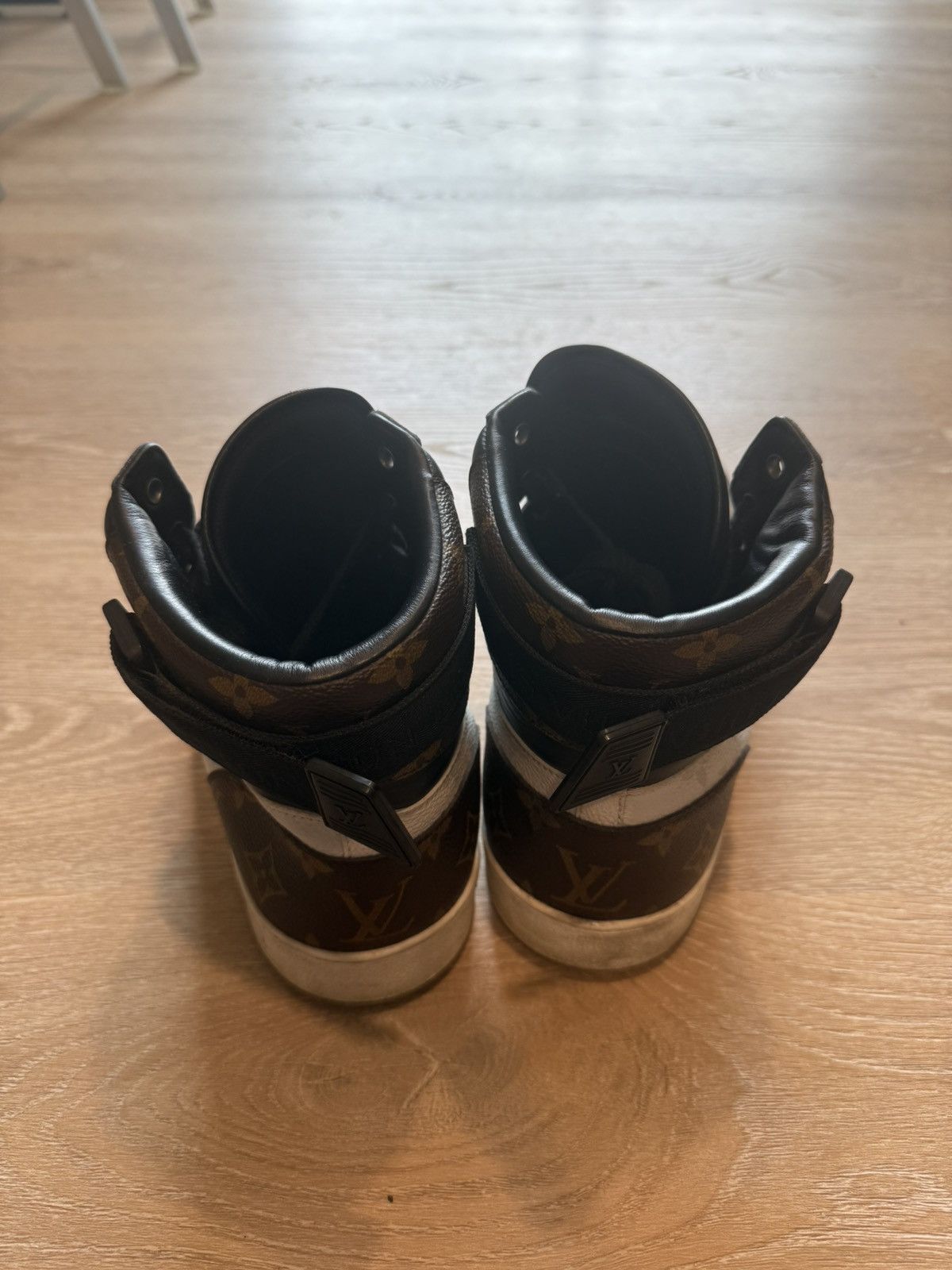 Louis Vuitton High top Louis Sneakers Size US 10 / EU 43 - 6 Thumbnail