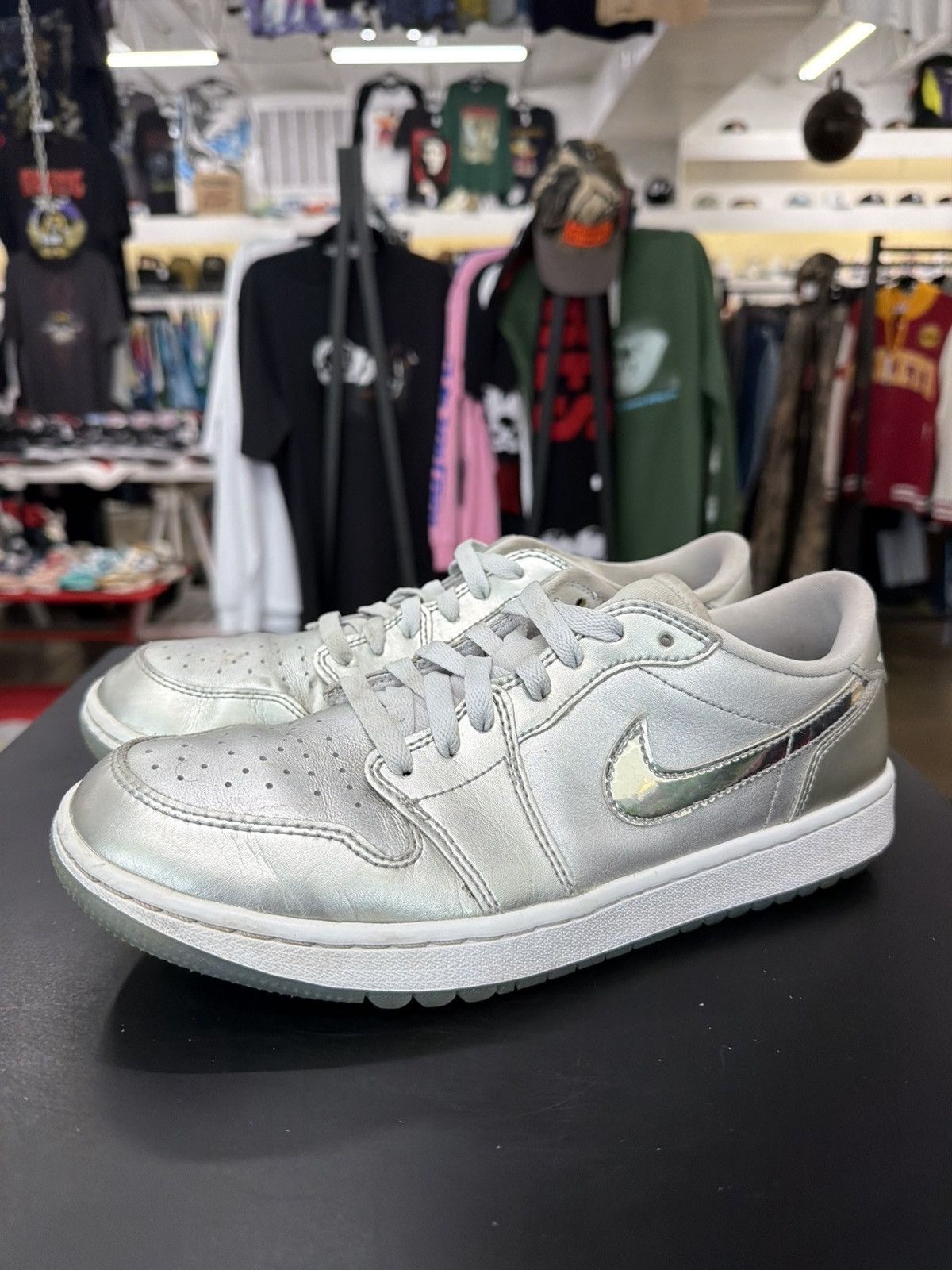 Jordan Brand Jordan 1 Low Golf Gift Giving Pack Size 8.5 (2023) Size US 8.5 / EU 41-42 - 1 Thumbnail