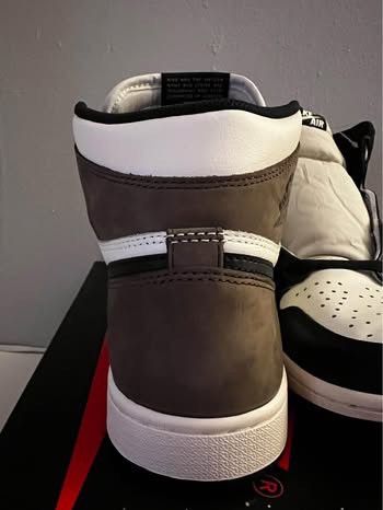 Nike Jordan 1 Mocha Size US 8 / EU 41 - 6 Thumbnail
