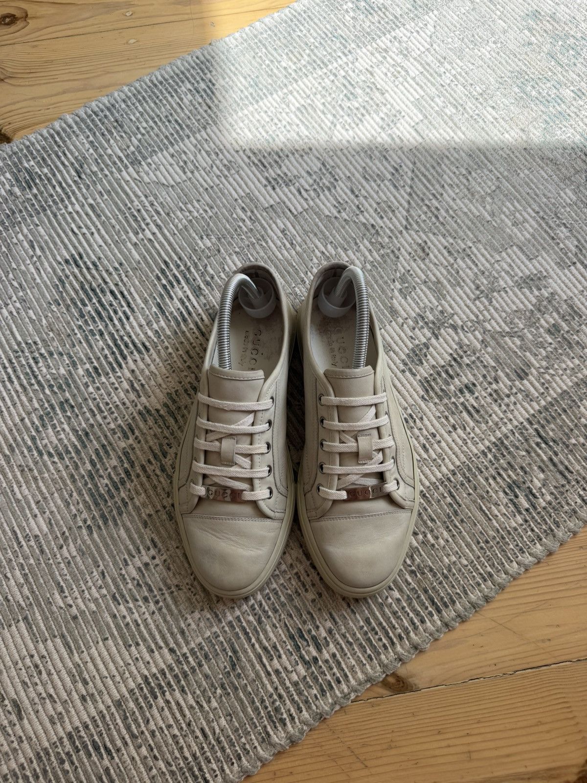 Gucci Gucci Low Top Miro Soft Leather Sneakers Size US 6.5 / EU 39-40 - 2 Thumbnail