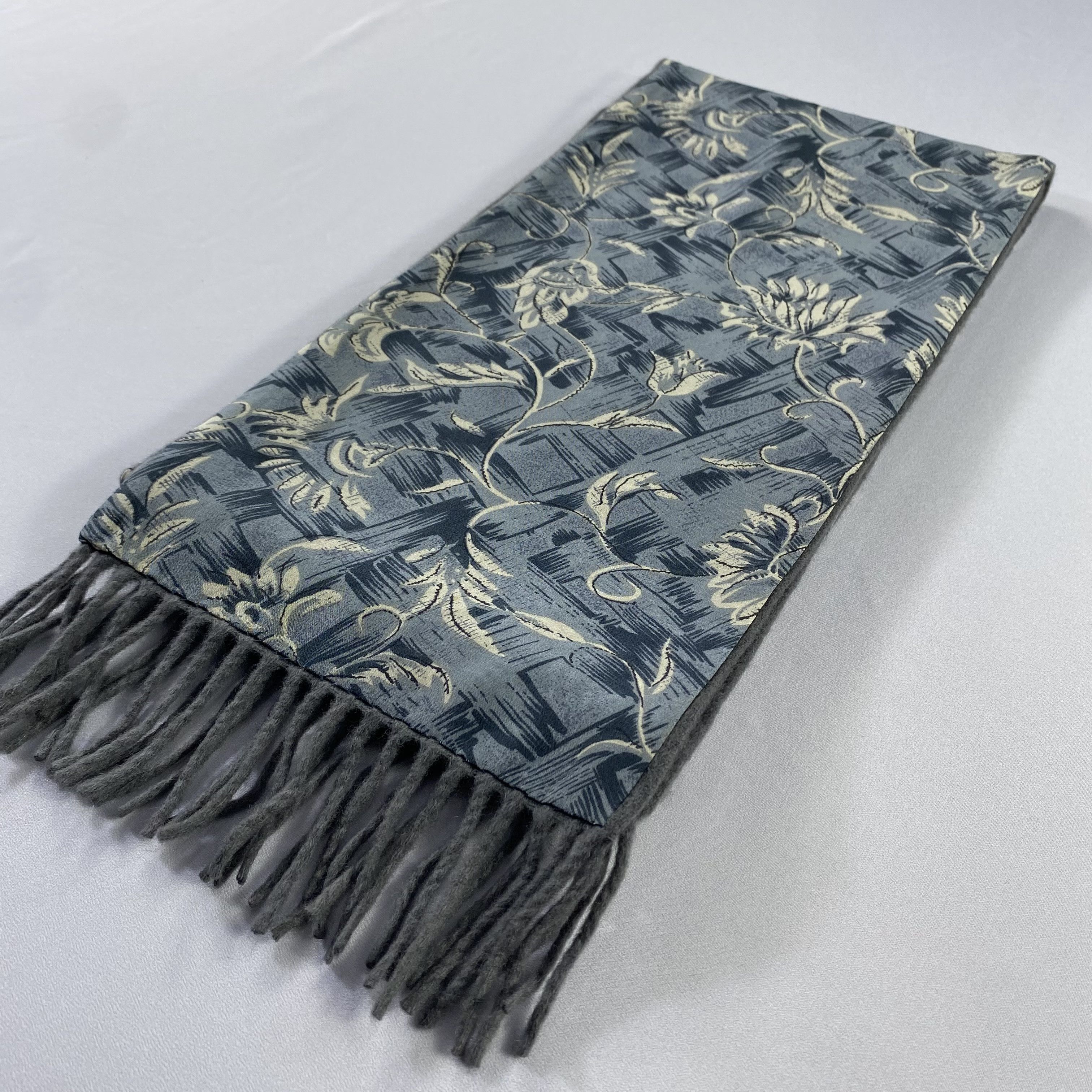 Designer Alfred Soprani Flora Scarf Neck Wrap Cashmere Muffler Size ONE SIZE - 3 Thumbnail