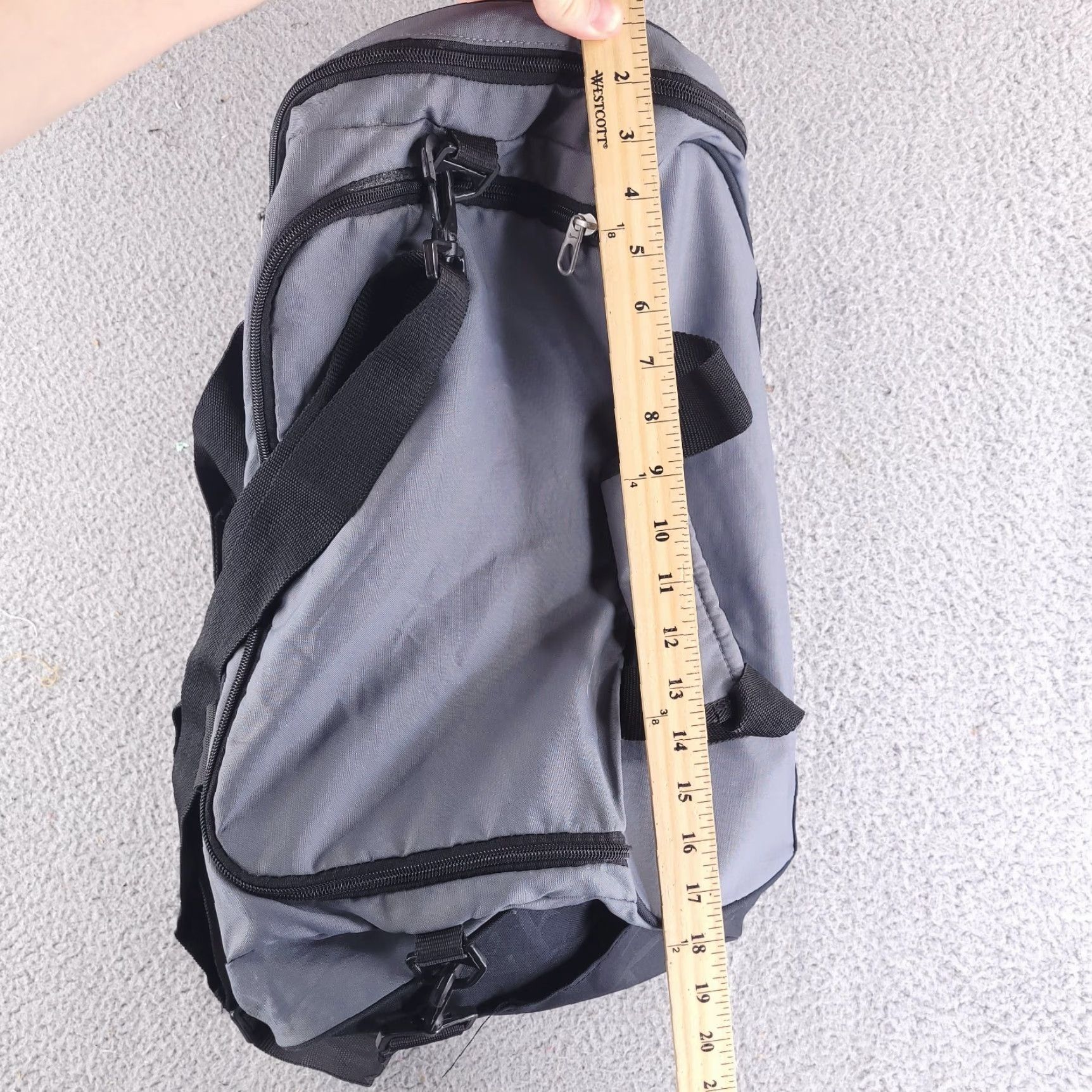 Nike Travel Gray Nike Shoulder Duffle Bag 20 Inch User: Travel Gray Nike Shoulder Duffle Bag 20 Inch Size ONE SIZE - 7 Thumbnail