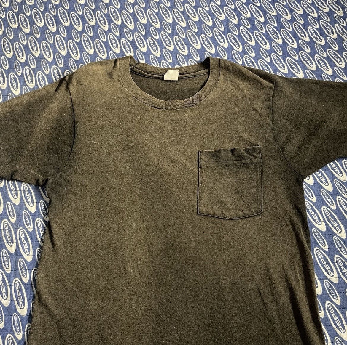 Fruit Of The Loom Vtg 90s Fruit of the Loom Sunfaded Faded Pocket Shirt Black Size US M / EU 48-50 / 2 - 2 Thumbnail