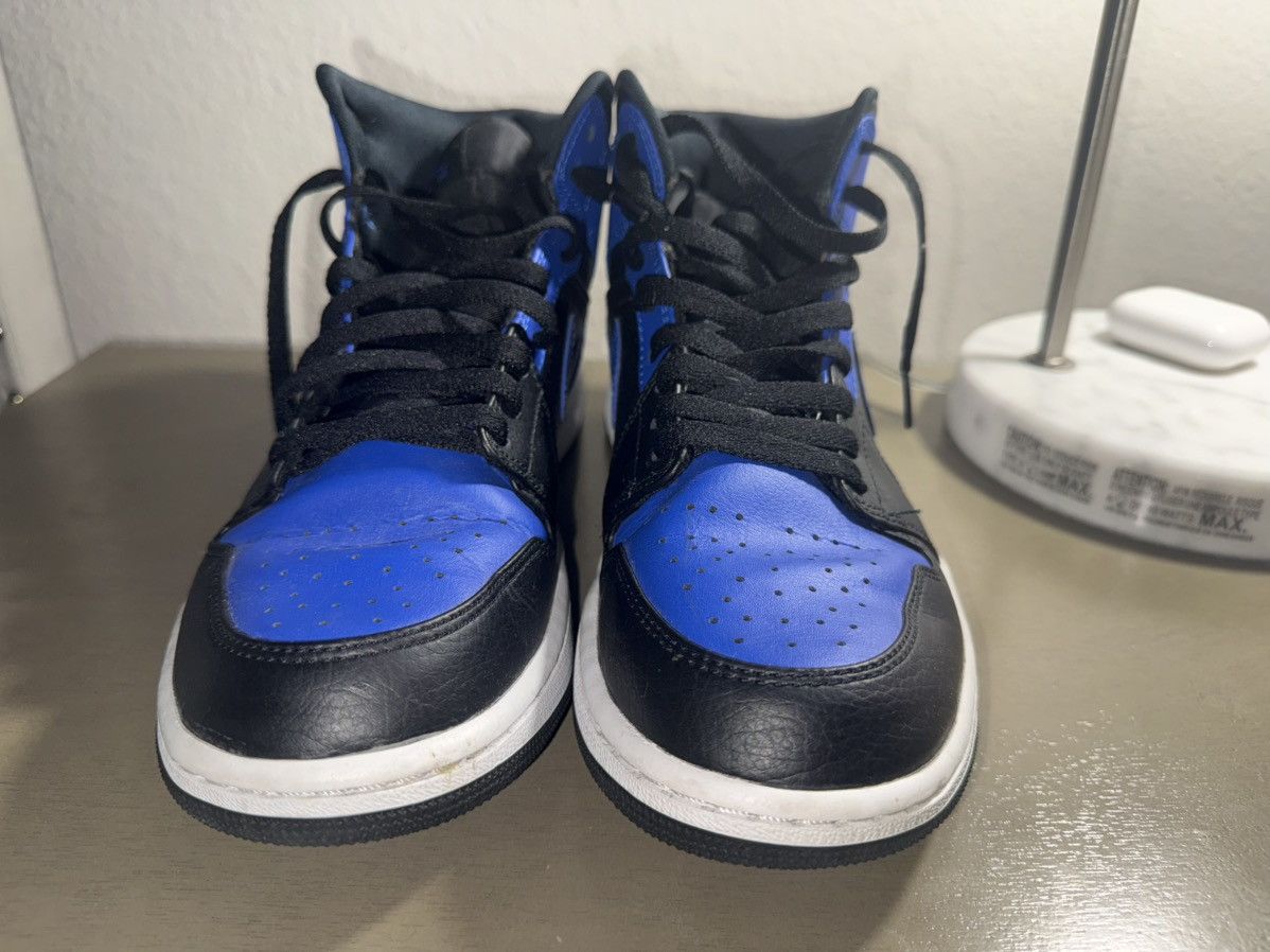 Jordan Brand Jordan 1 Mid “Hyper Royal” Size US 9 / EU 42 - 4 Thumbnail