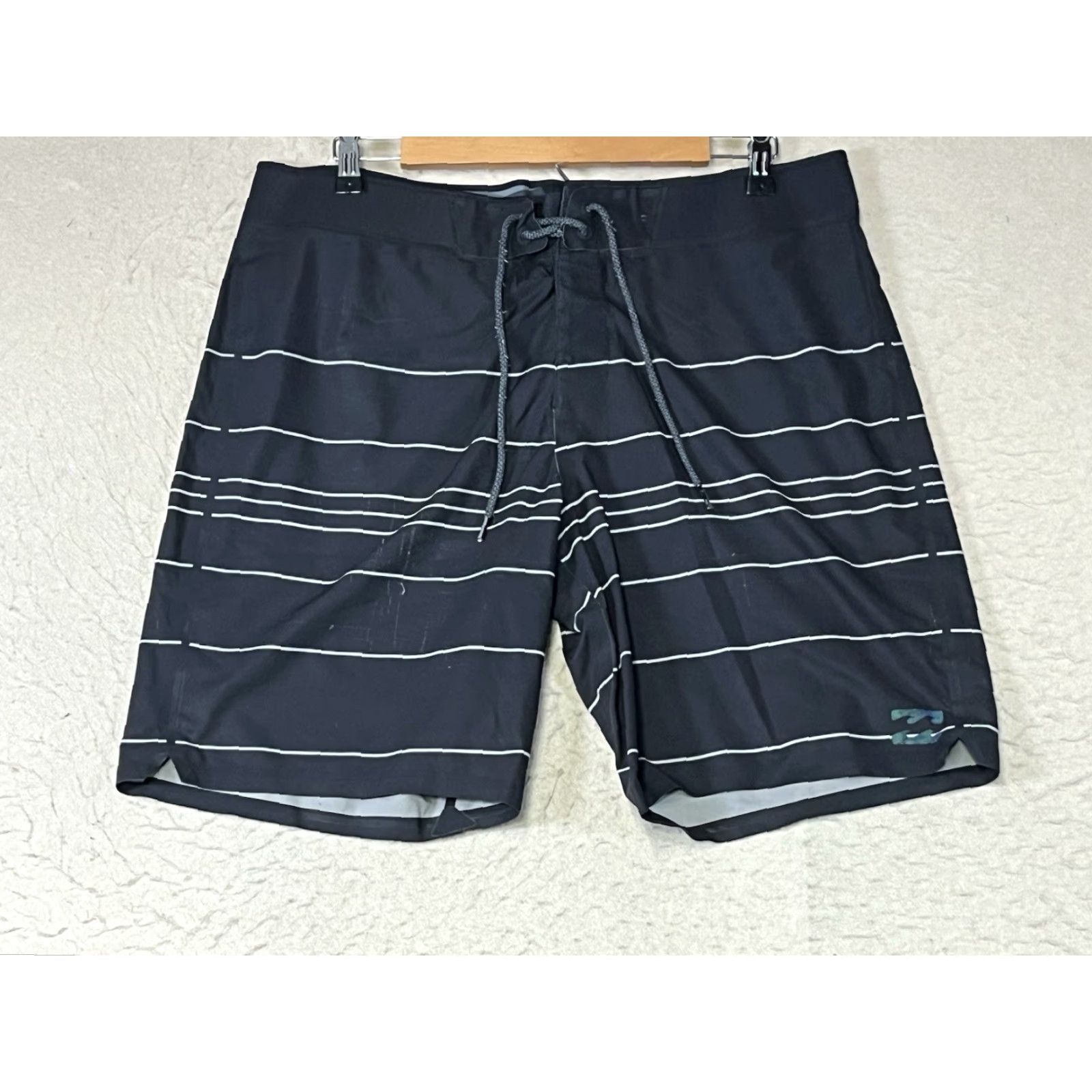 Billabong Billabong Board Shorts Men 34 Black Stripe Lifeguard Surfing 90s Beach Colorful Breathable Drawstring Pockets Summer Surfer Shirt? Size US 34 / EU 50 - 2 Thumbnail