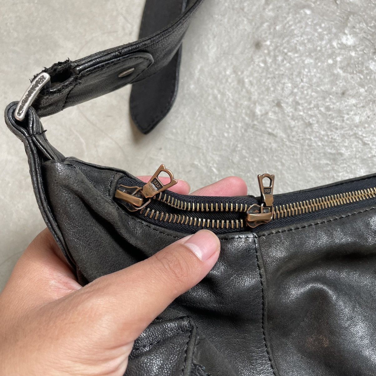 Japanese Brand RIRI ZIPPER 🇮🇹 leather sling bag messenger bag Size ONE SIZE - 4 Thumbnail
