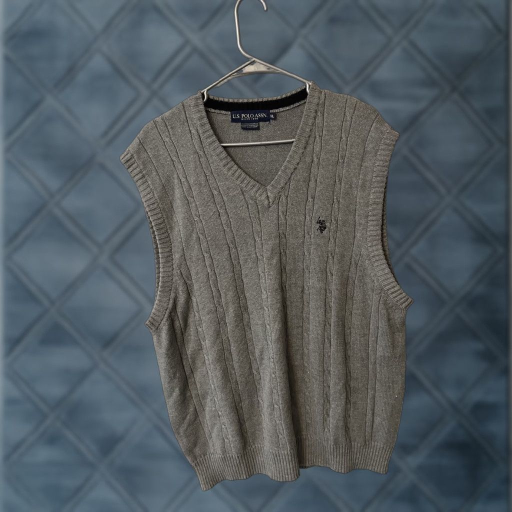 Vintage US Polo Assn Sweater Vest XL Gray Cable Knit V-Neck Chest Pony Logo Golf Mens Size US XL / EU 56 / 4 - 1 Thumbnail