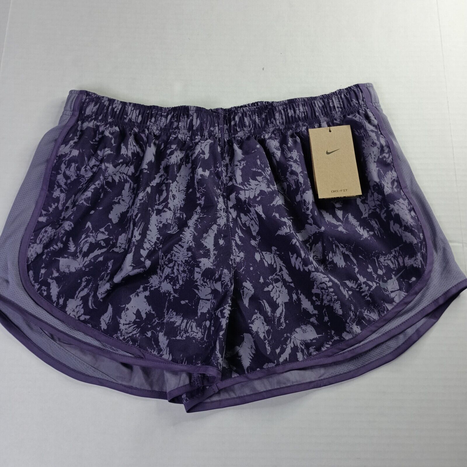 Nike Nike One Tempo Running Shorts Women's XL Purple Dri-FIT Size 34" / US 12 / IT 48 - 1 Thumbnail