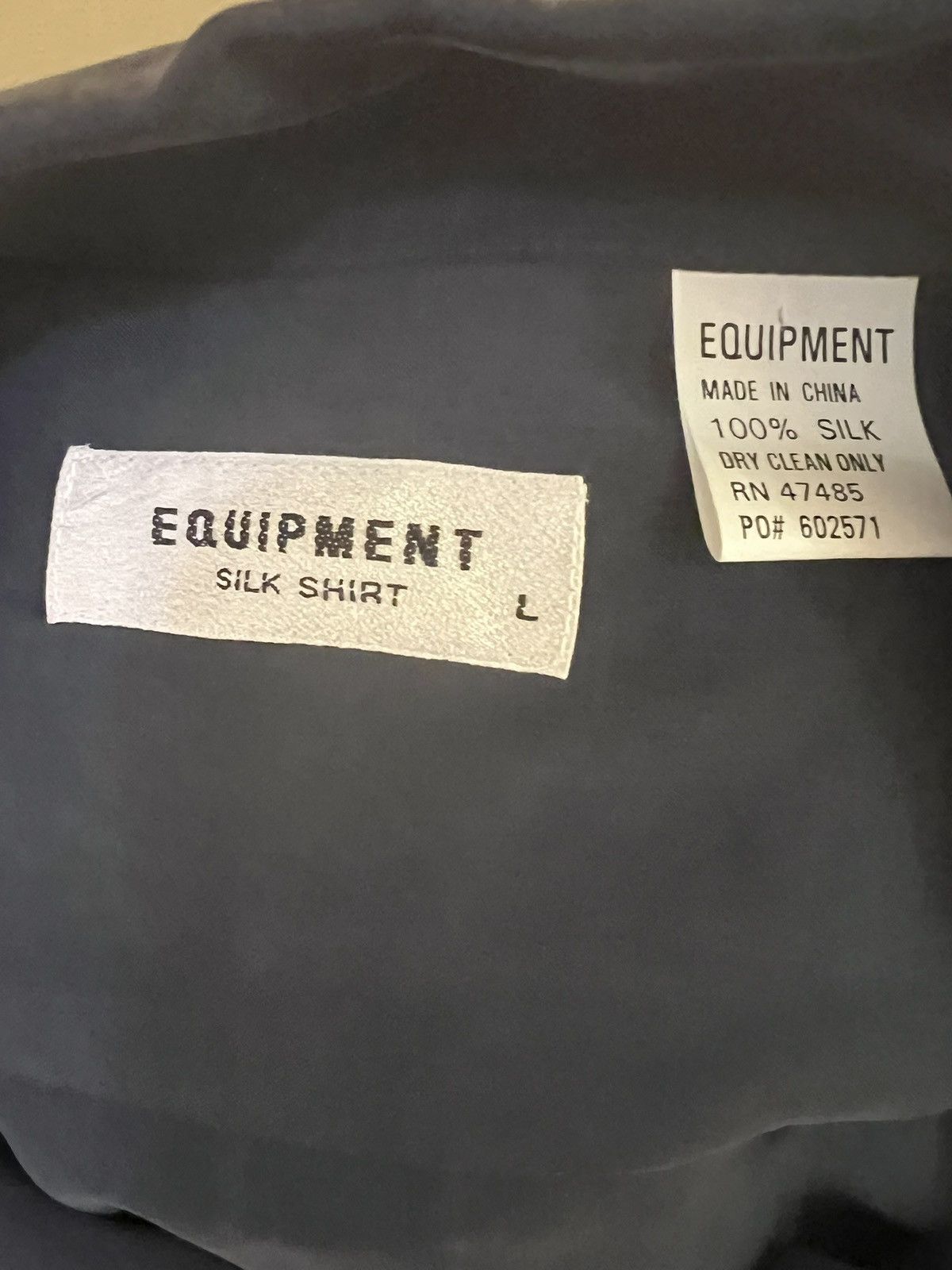 Equipment Incredible barely worn navy Equipment shirt size large Size US L / EU 52-54 / 3 - 2 Thumbnail