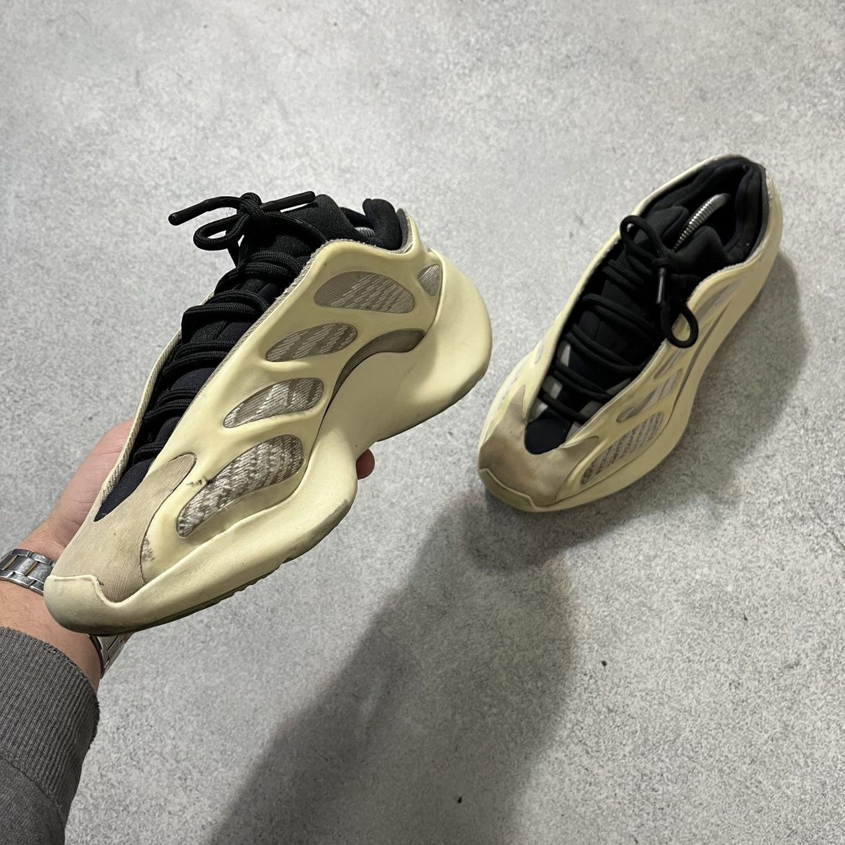 Adidas × Kanye West ADIDAS YEEZY 700 v3 Size US 8.5 / EU 41-42 - 3 Thumbnail
