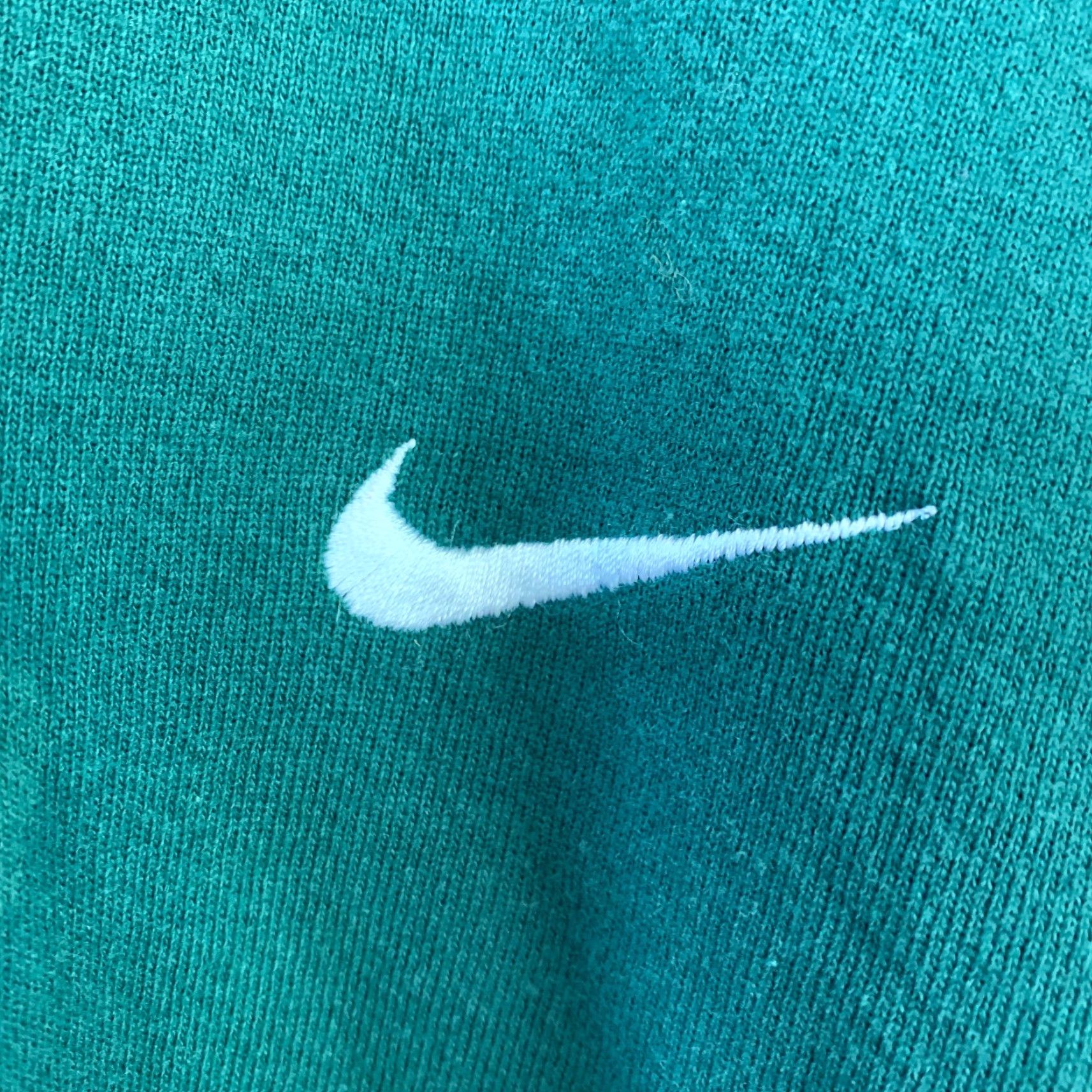 Nike VINTAGE Nike Green Small Swoosh Blank Crew Sweatshirt L Men/Women? Unisex Adults. Size US L / EU 52-54 / 3 - 6 Thumbnail