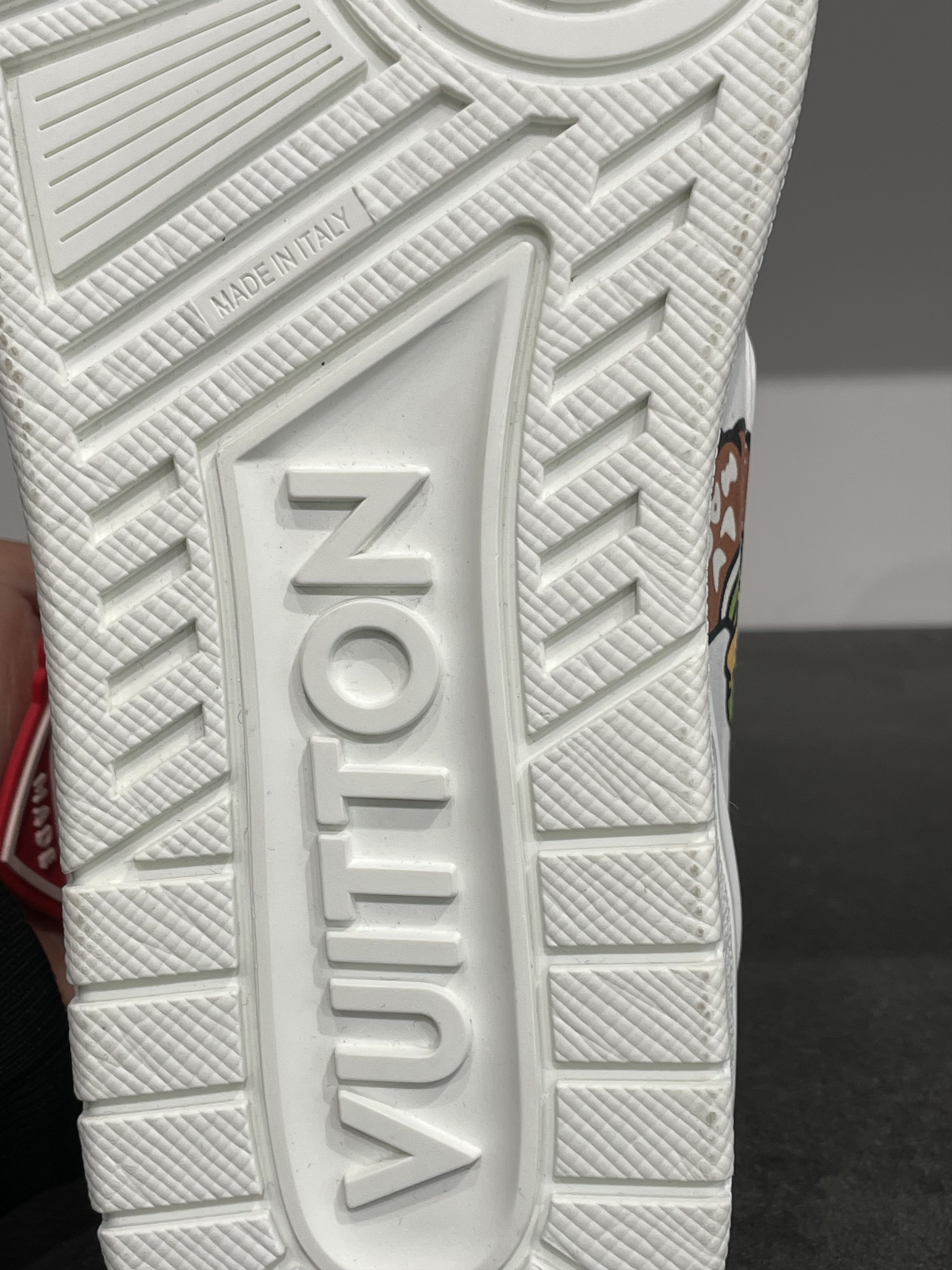 Louis Vuitton Louis Vuitton Duck Nigo White Trainer Sneaker Size US 7.5 / EU 40-41 - 12 Thumbnail