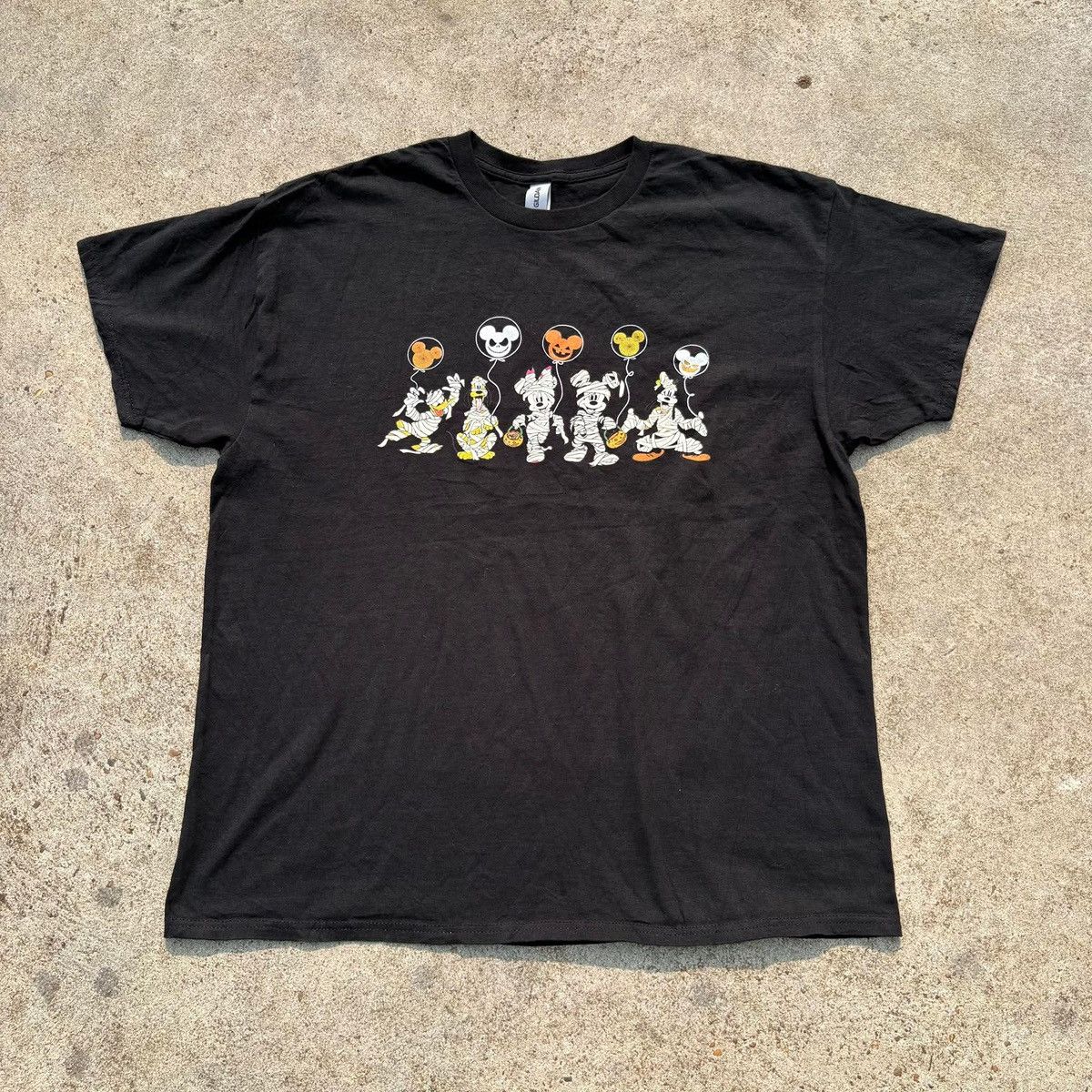 Disney Disney Halloween Graphic Tee Size US XL / EU 56 / 4 - 1 Thumbnail