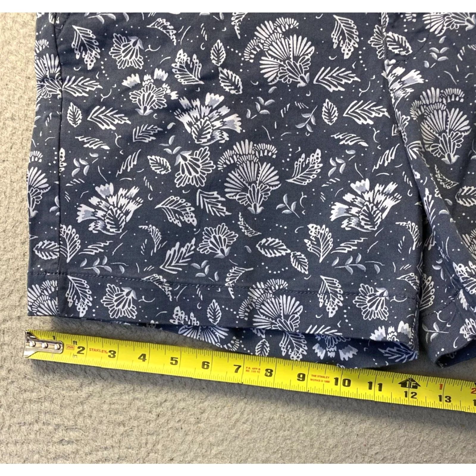 Vintage VINTAGE not applicable here; JACHS Girlfriend Shorts - Women - Short - Adult XL - Blue Floral Stretch Satin Chino - Womens 33-85 Size 40" / US 18 - 6 Thumbnail